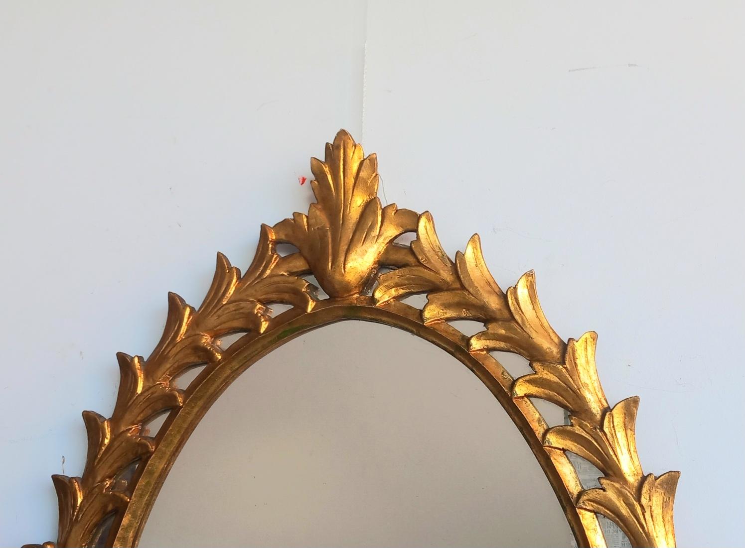 Mirror Large Wooden Acanthus Leaves Glod Leaf Mid-20th Century.  Italy For Sale 7
