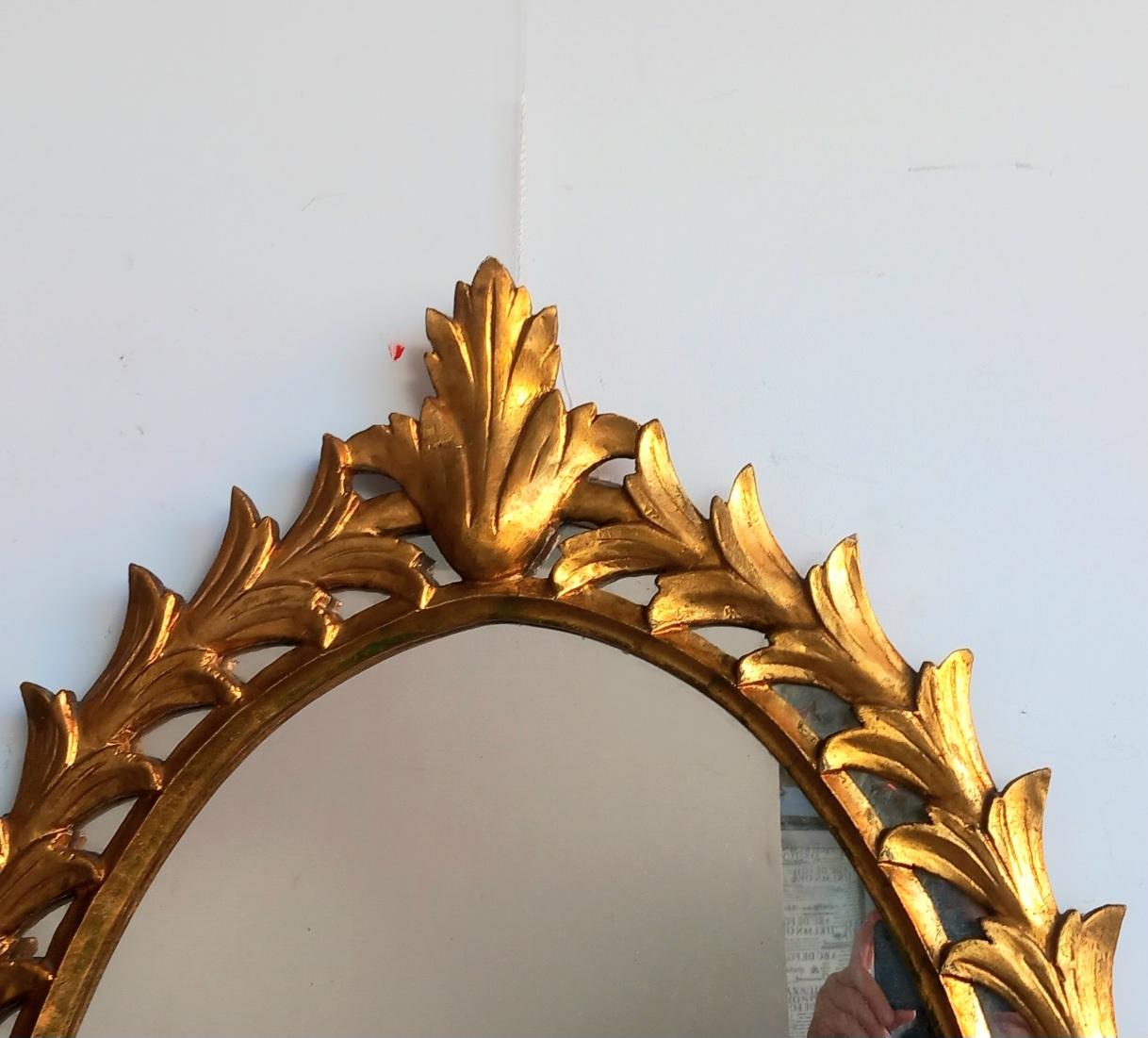 Mirror Large Wooden Acanthus Leaves Glod Leaf Mid-20th Century.  Italy For Sale 8