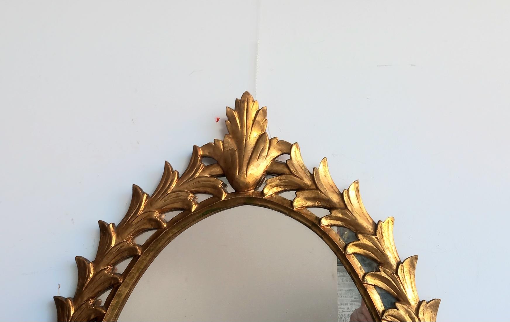 Mirror Large Wooden Acanthus Leaves Glod Leaf Mid-20th Century.  Italy For Sale 9