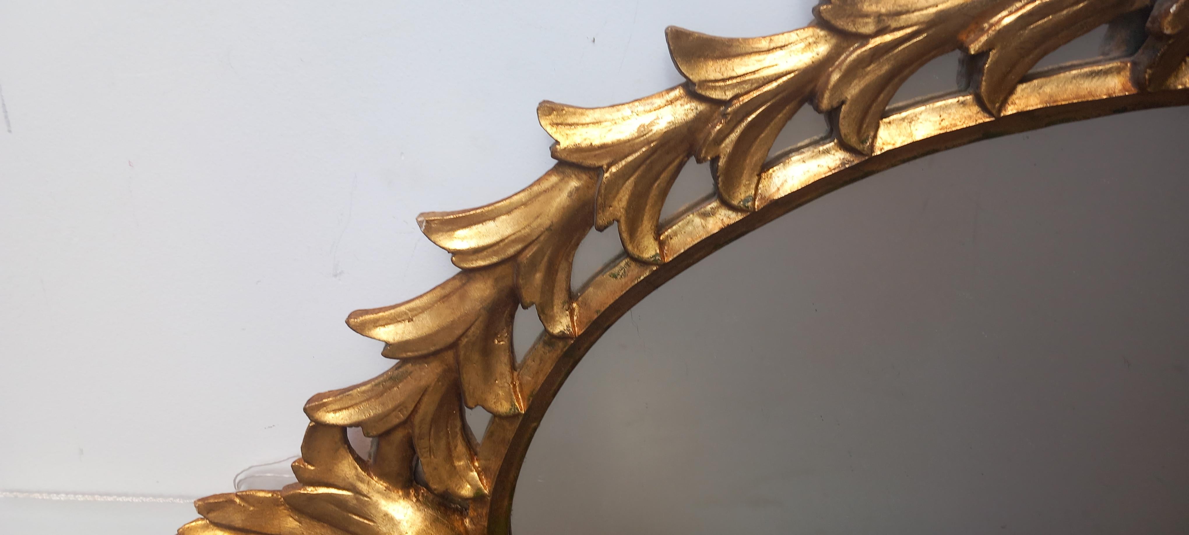 Mirror Large Wooden Acanthus Leaves Glod Leaf Mid-20th Century.  Italy For Sale 3