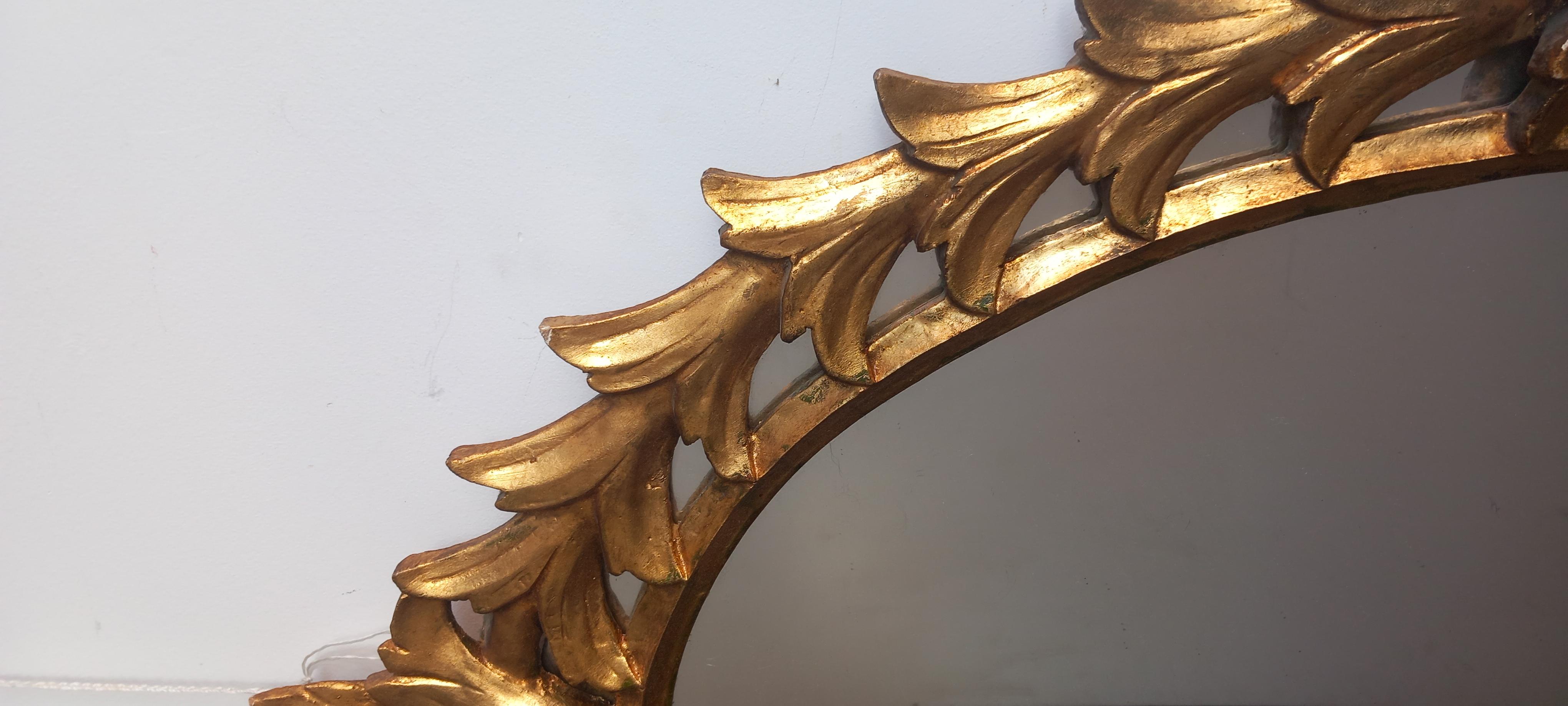 Mirror Large Wooden Acanthus Leaves Glod Leaf Mid-20th Century.  Italy For Sale 4