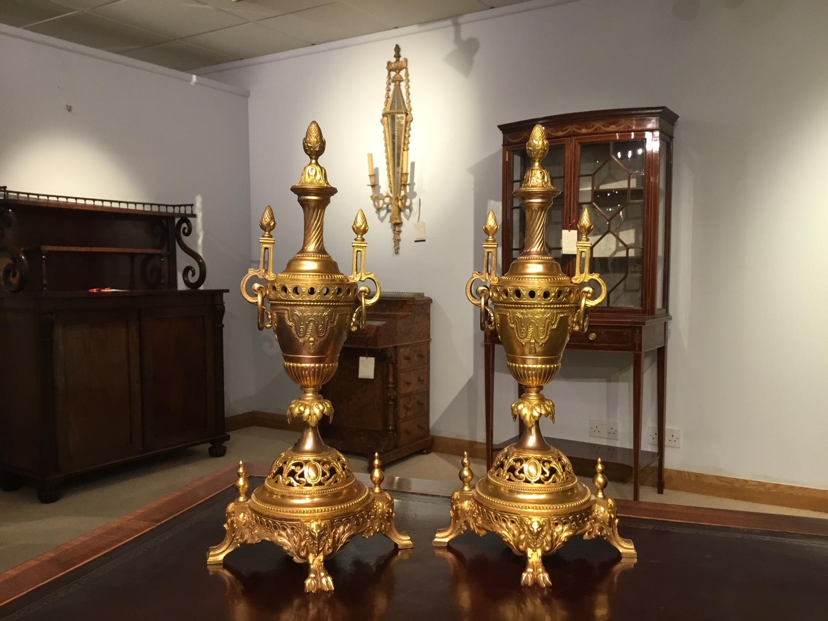 Beautiful Late 19th Century French Ormolu Clock Garniture 8