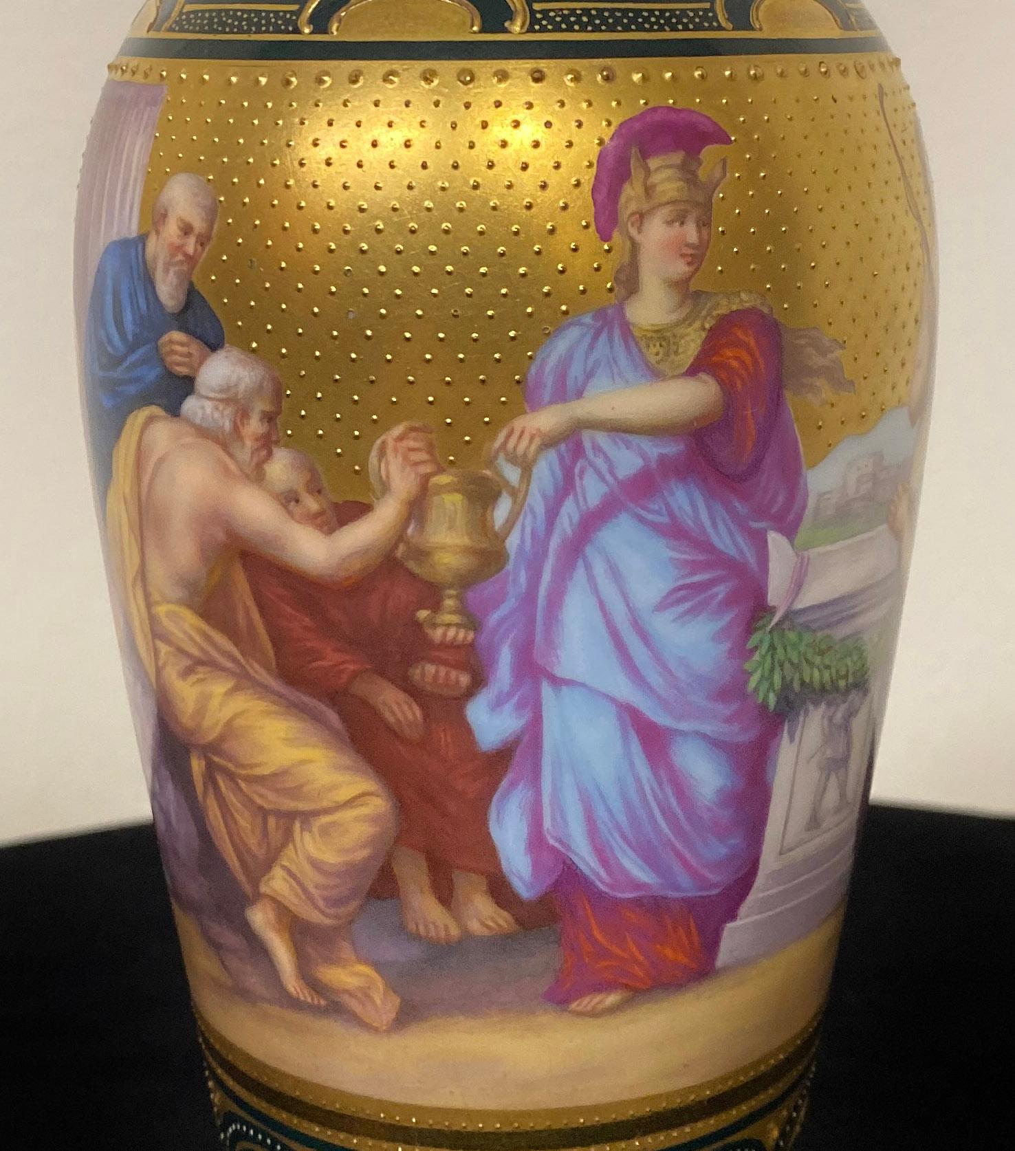 Schöne königlich-wienerische Porzellanvase mit der Darstellung des Apollo aus dem späten 19. Jahrhundert (Belle Époque) im Angebot