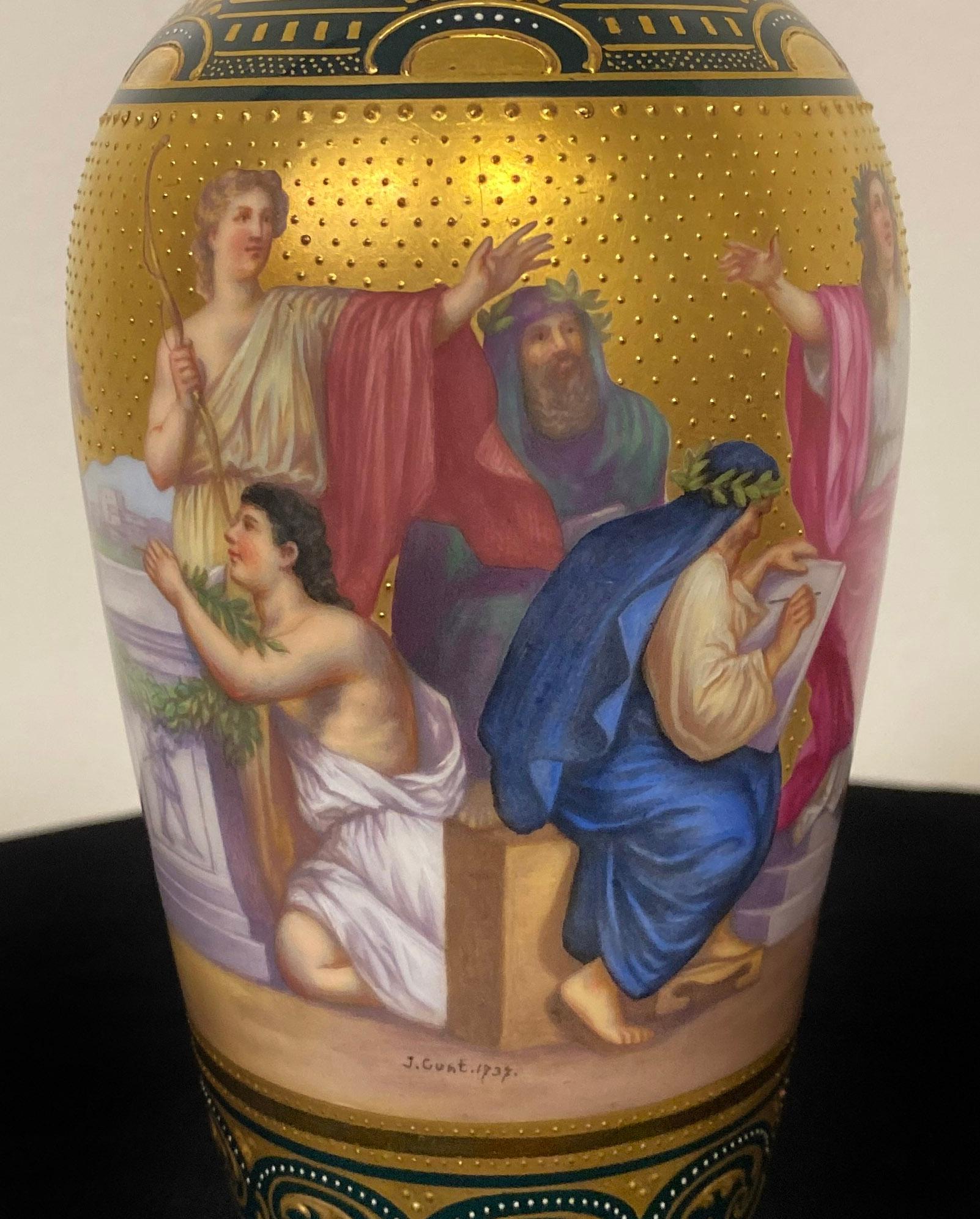 Schöne königlich-wienerische Porzellanvase mit der Darstellung des Apollo aus dem späten 19. Jahrhundert (Österreichisch) im Angebot