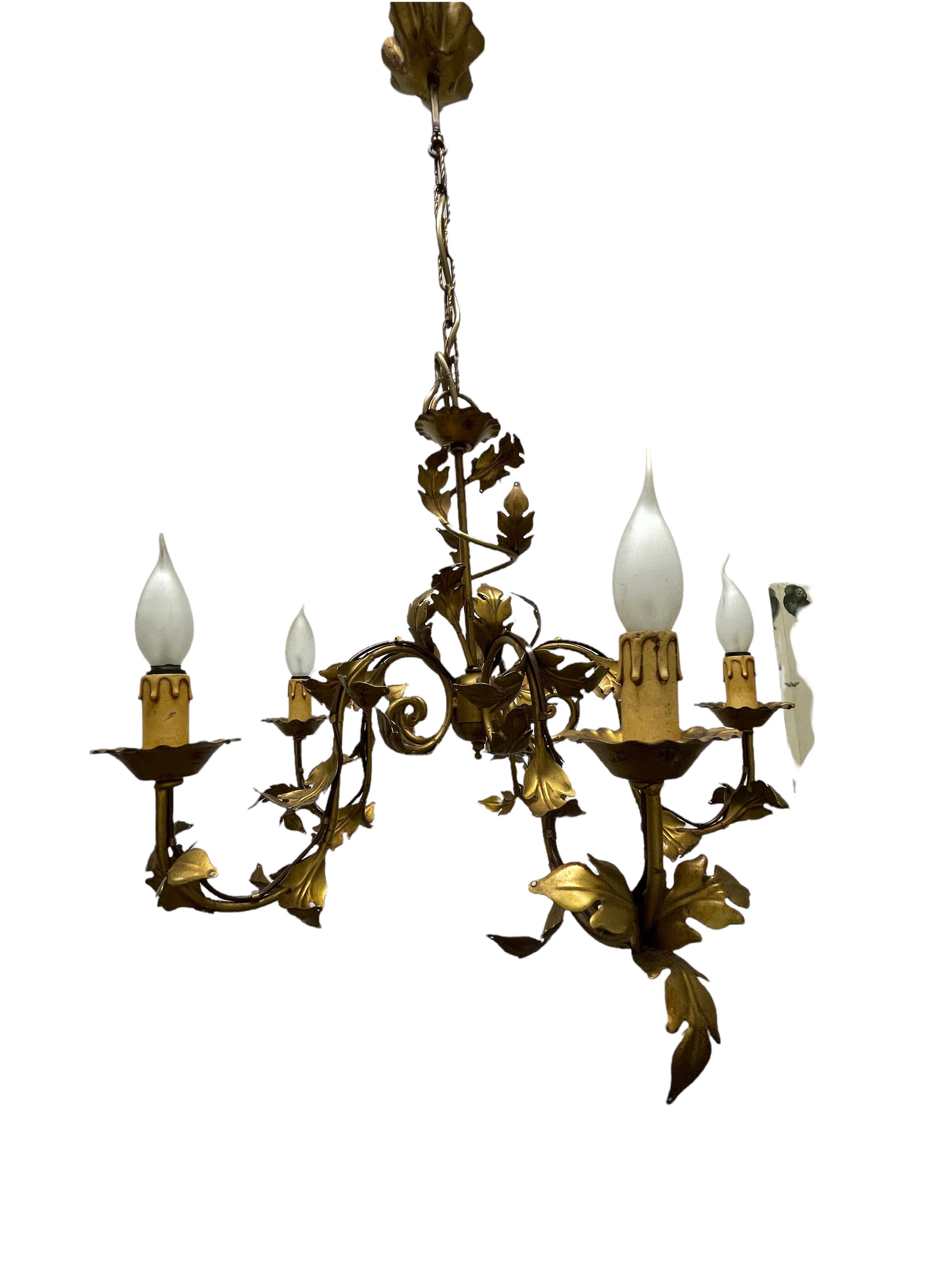 Beautiful Leaf Five-Light Tole Hollywood Regency Chandelier Gilded, Italy, 1960s For Sale 3