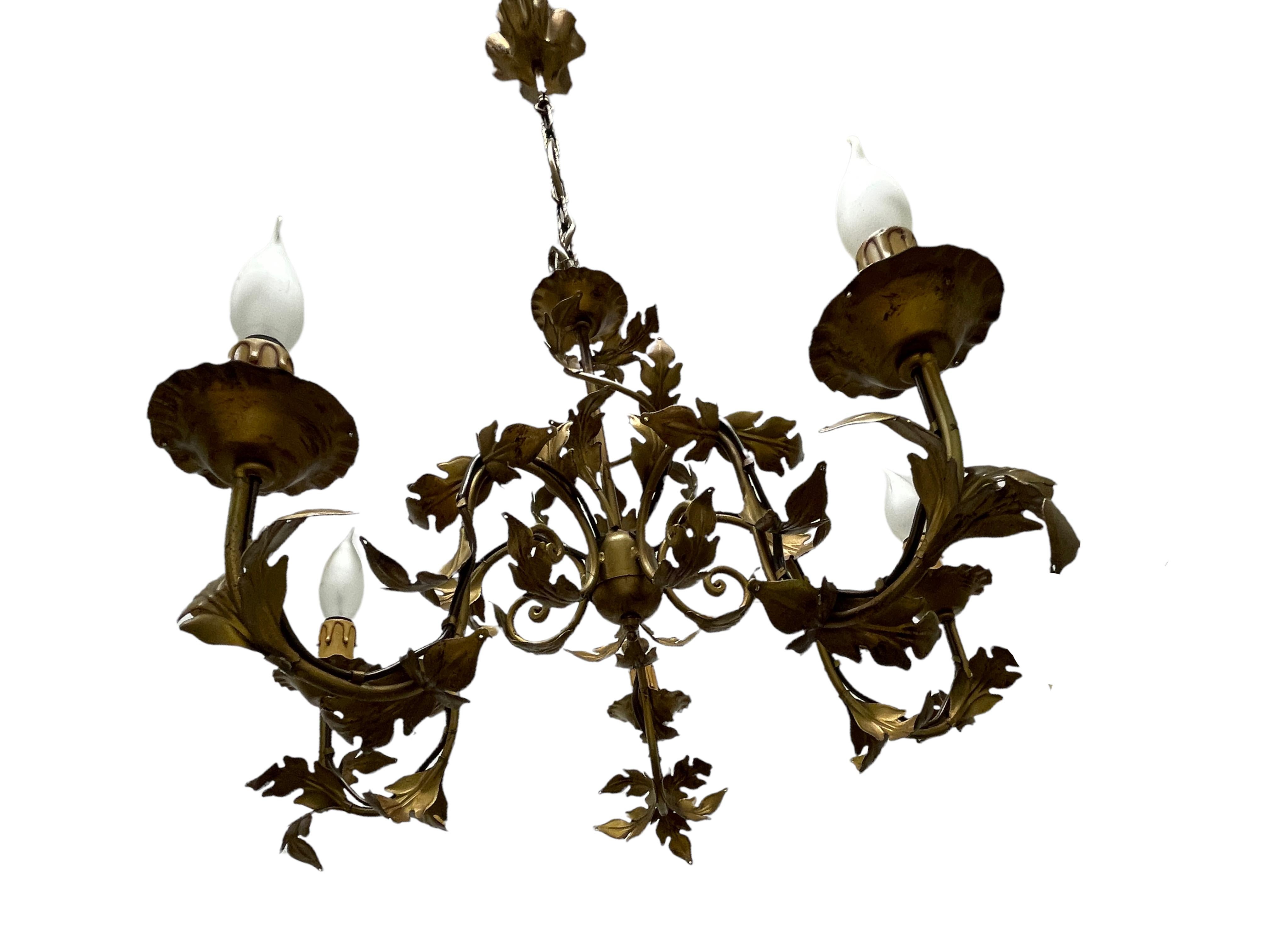 Metal Beautiful Leaf Five-Light Tole Hollywood Regency Chandelier Gilded, Italy, 1960s For Sale