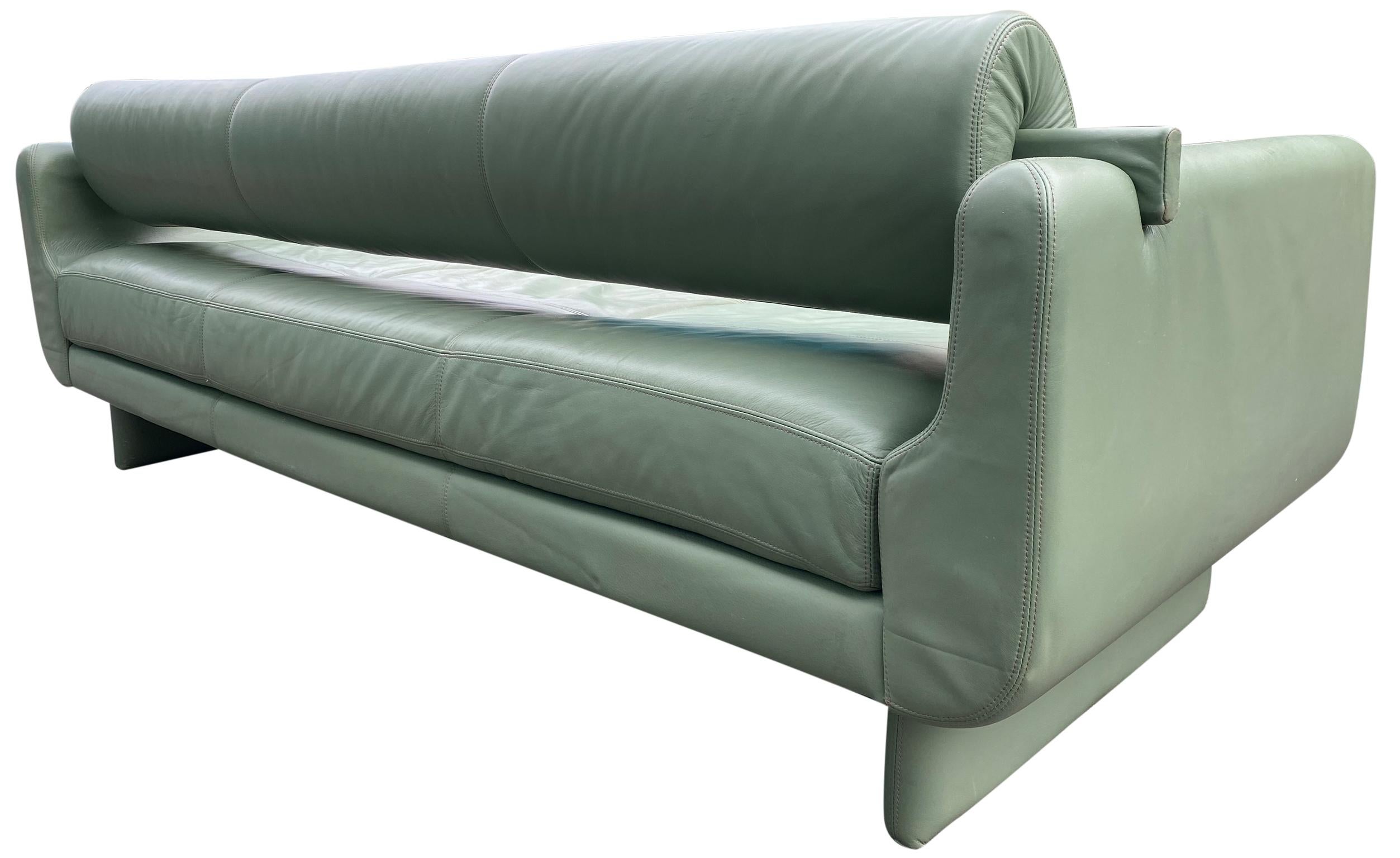 Schönes Leder Matinee Daybed Sofa von Vladimir Kagan Salbei Grünes Leder 4