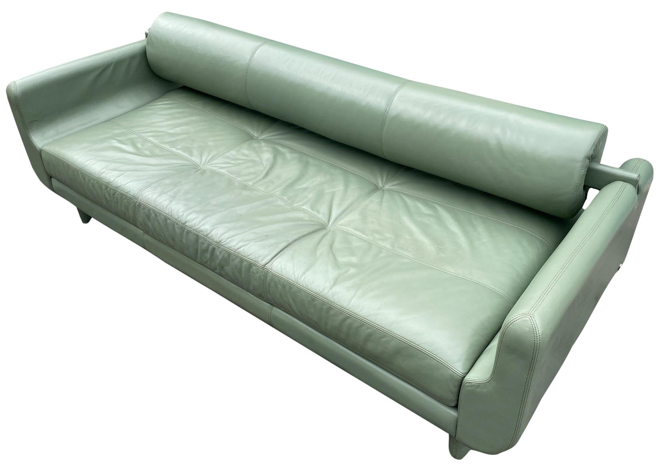 Schönes Leder Matinee Daybed Sofa von Vladimir Kagan Salbei Grünes Leder (amerikanisch)