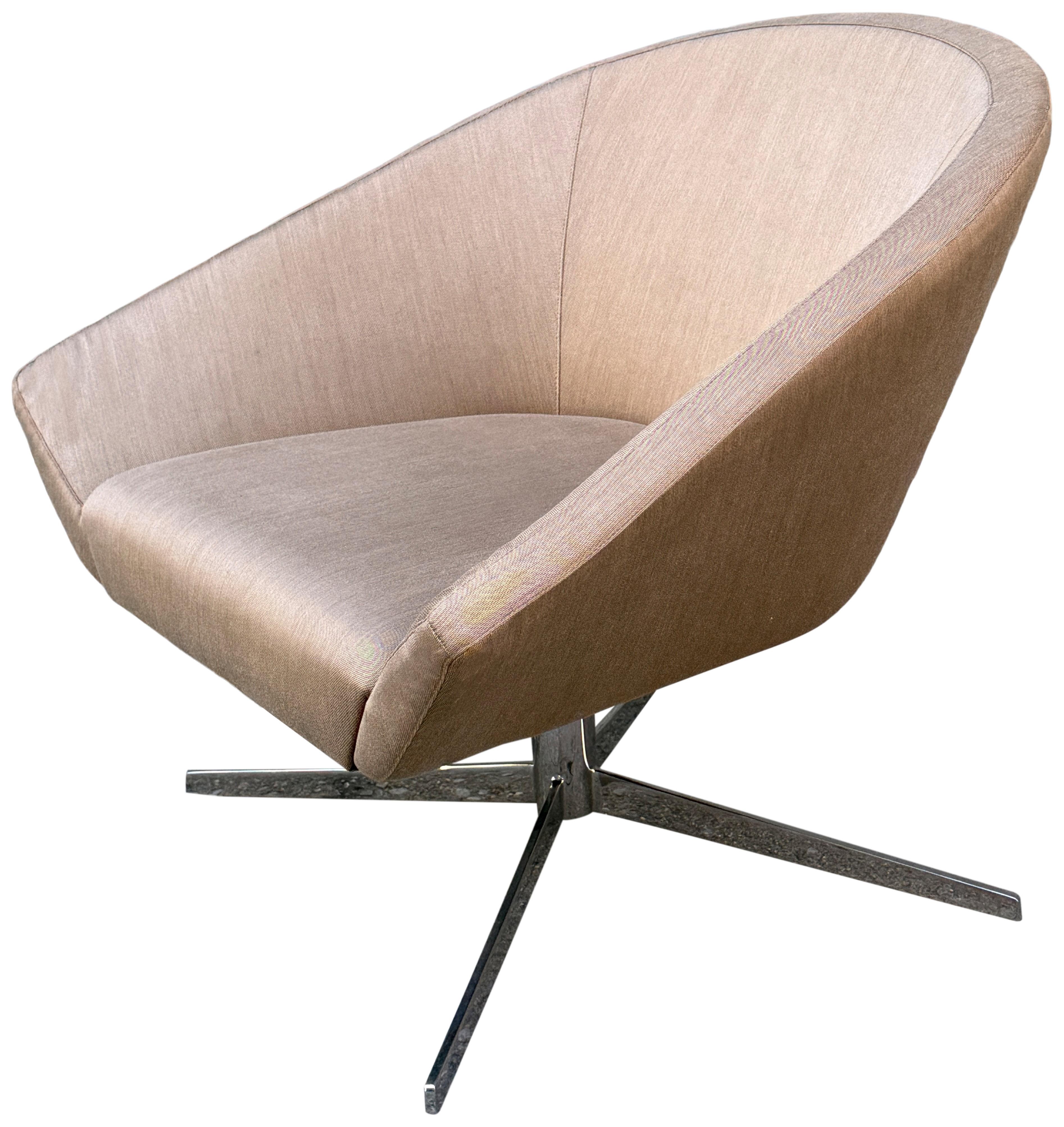 Beautiful Light Brown Remy Lounge Chair for Bernhardt For Sale 1