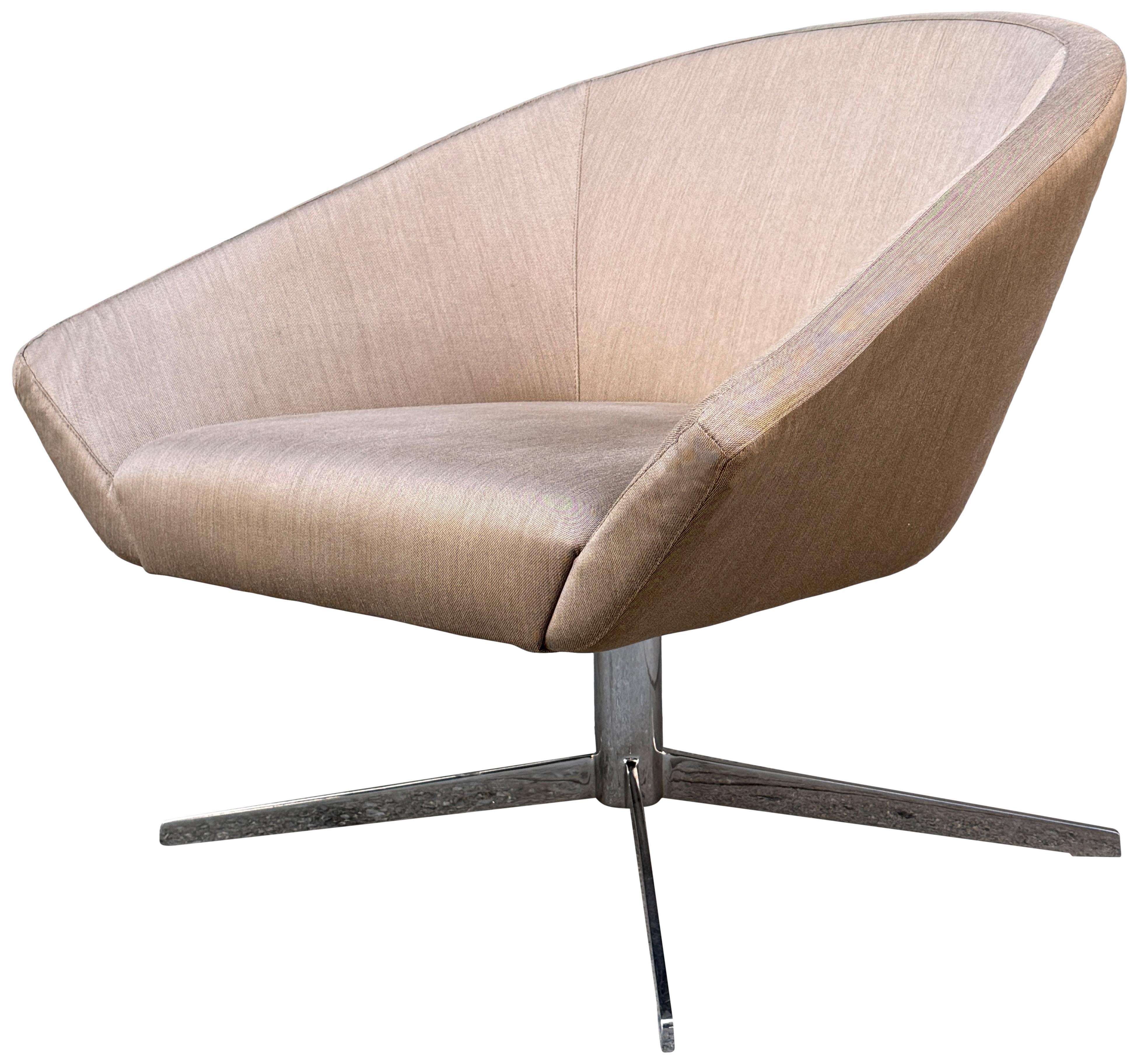 Beautiful Light Brown Remy Lounge Chair for Bernhardt For Sale 2