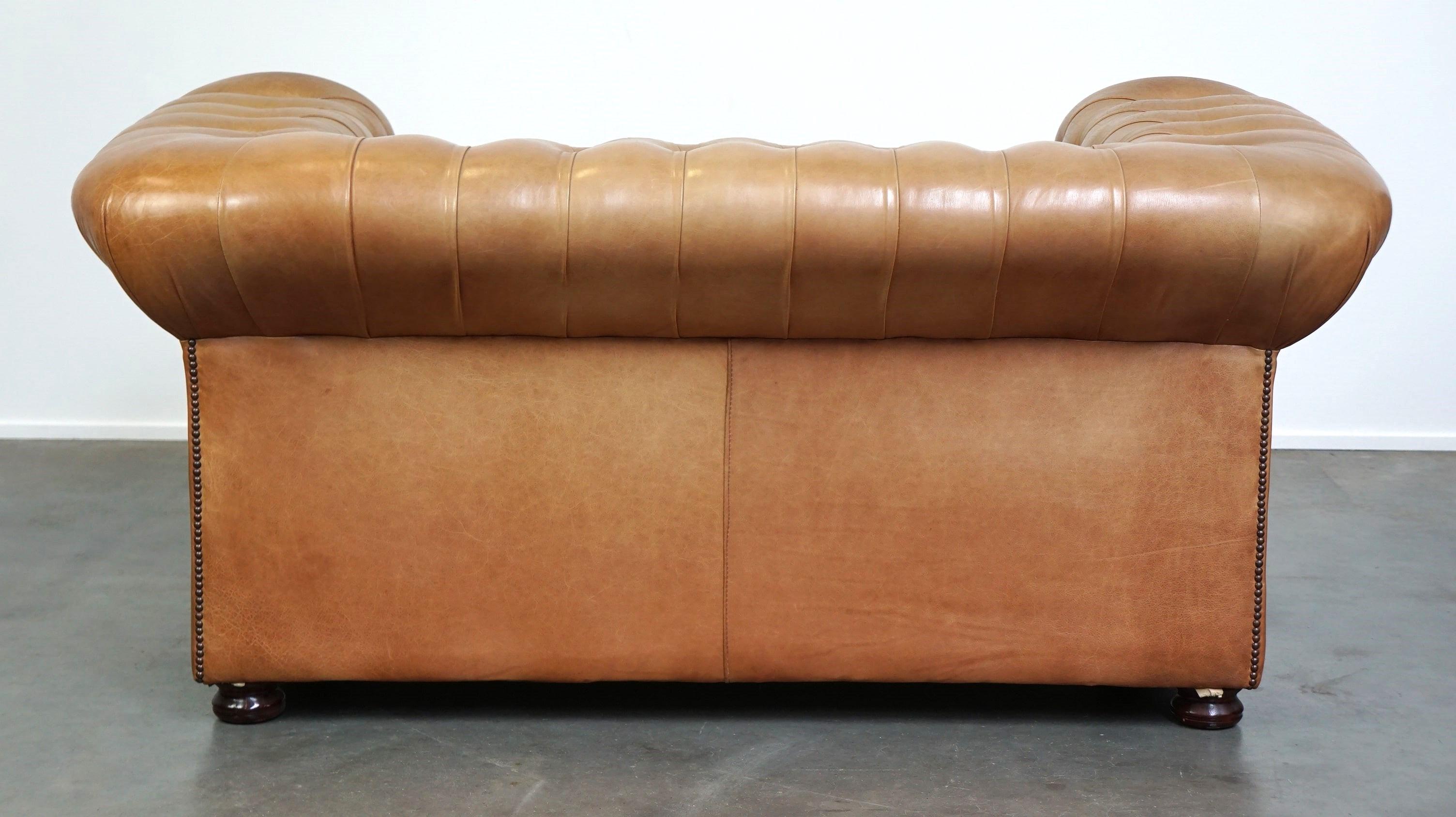 Schöner hellbrauner Springvale English Cowhide Leder Chesterfield 2-Sitzer (Englisch) im Angebot