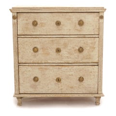 Beautiful Light Grey/White Gustavian Chest of Drawers Made in Sweden, circa 1780