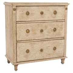 Beautiful Light Grey/White Gustavian Chest of Drawers Made in Sweden, circa 1780