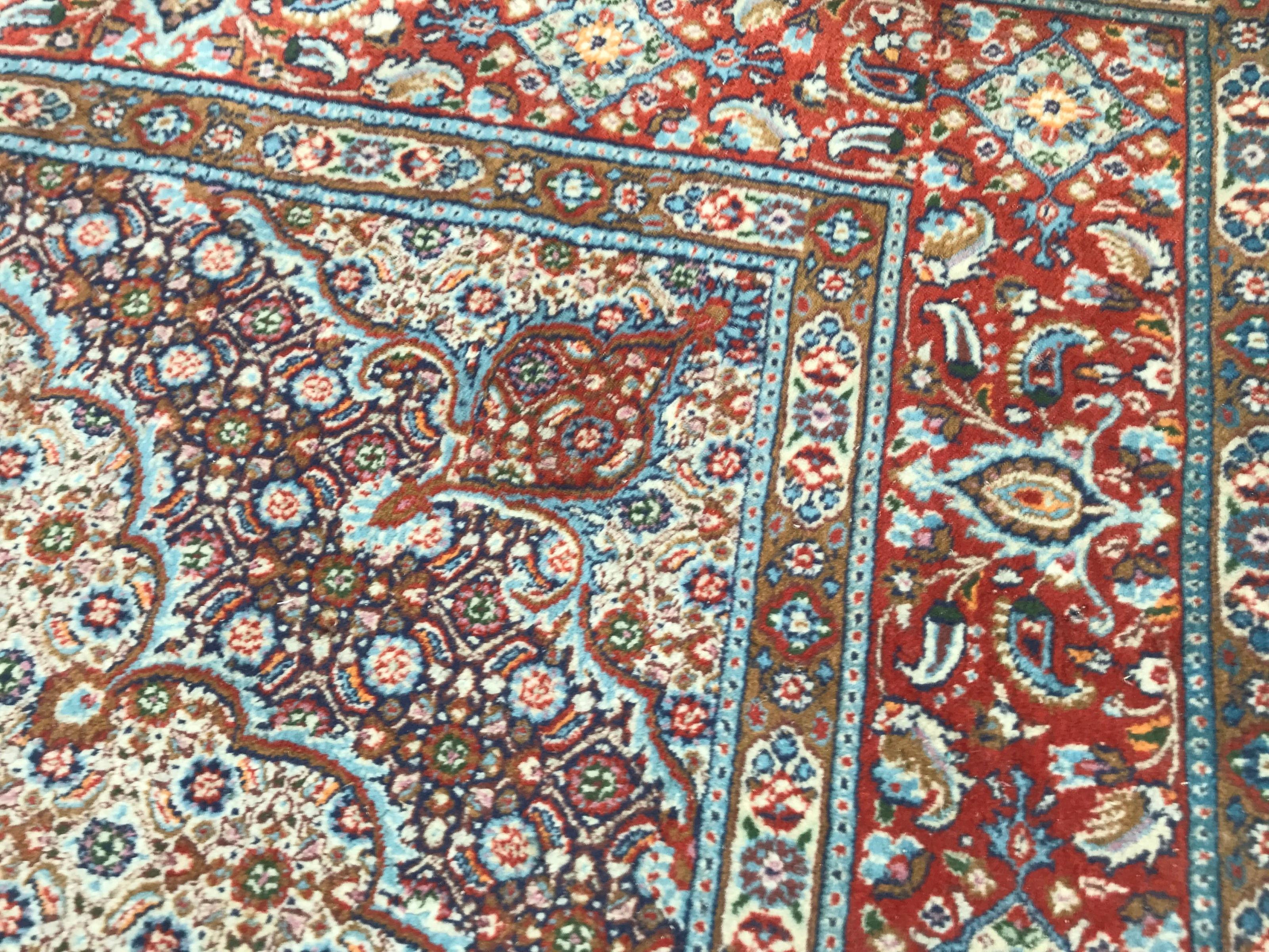 Beautiful Light Vintage Mood Rug In Good Condition For Sale In Saint Ouen, FR