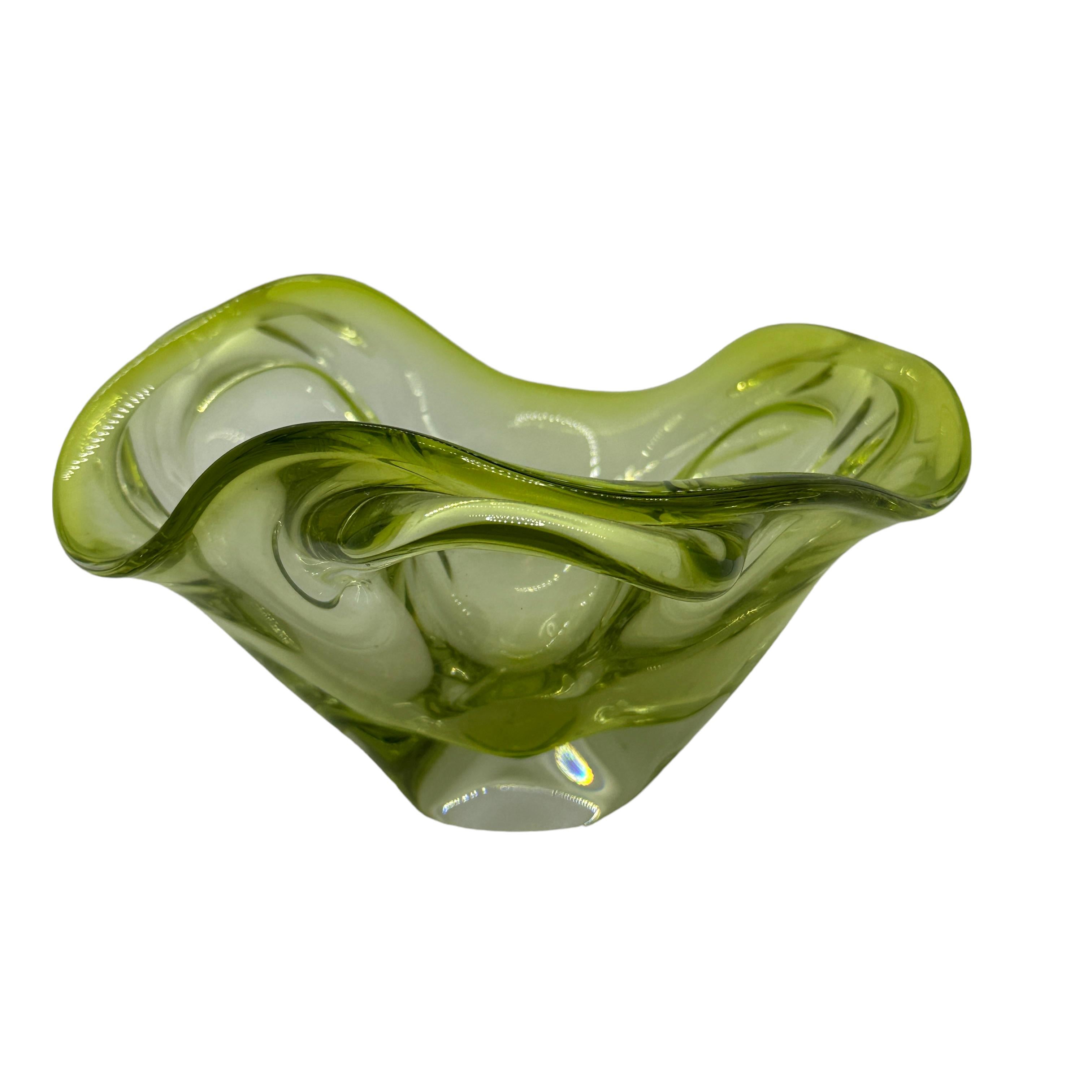 Italian Beautiful Lime Green and Clear Murano Glass Bowl Catchall Vintage, Italy, 1970s For Sale