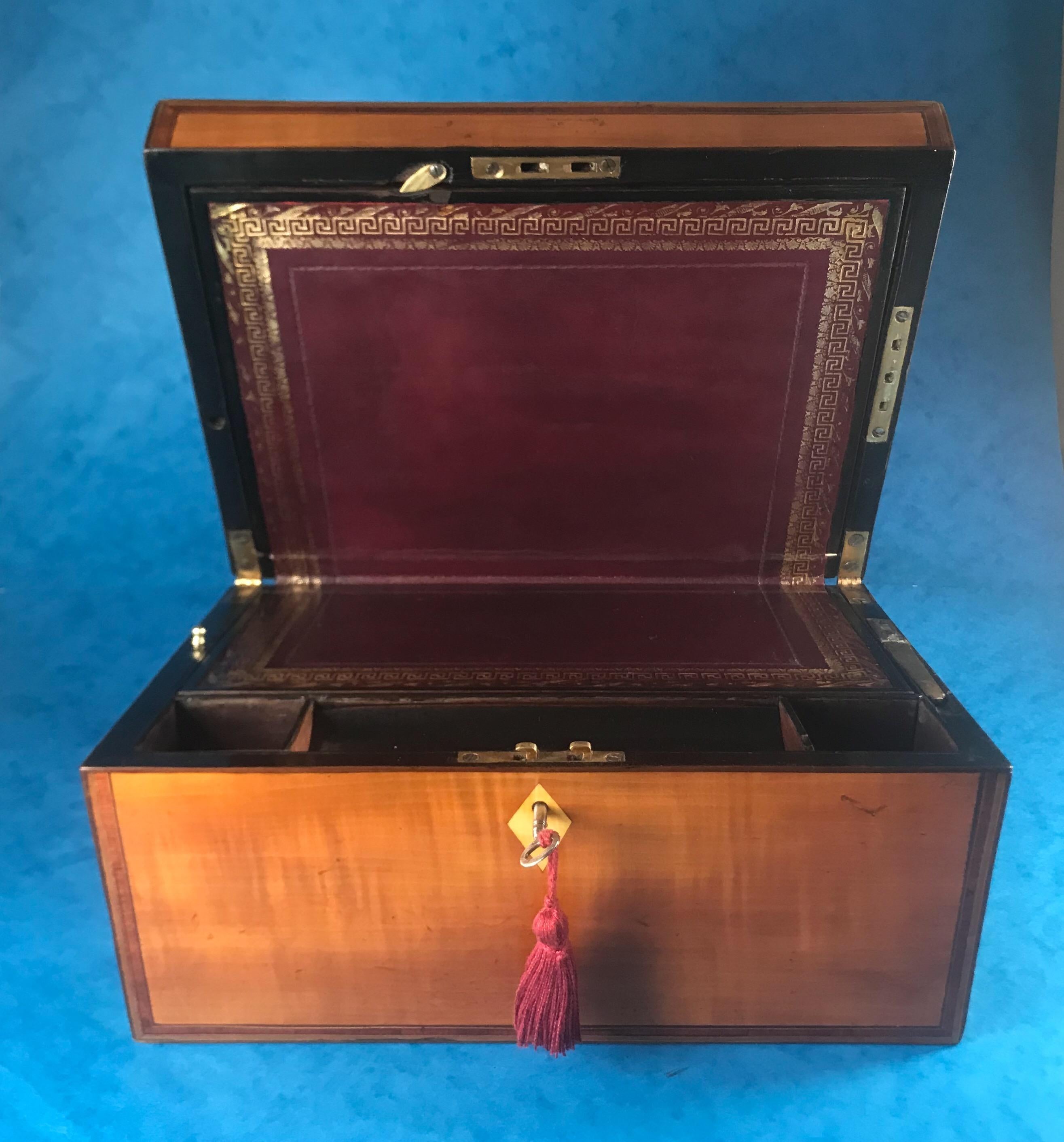 Beautiful Little 18th Century 1790 Sheraton Writing Slope For Sale 5