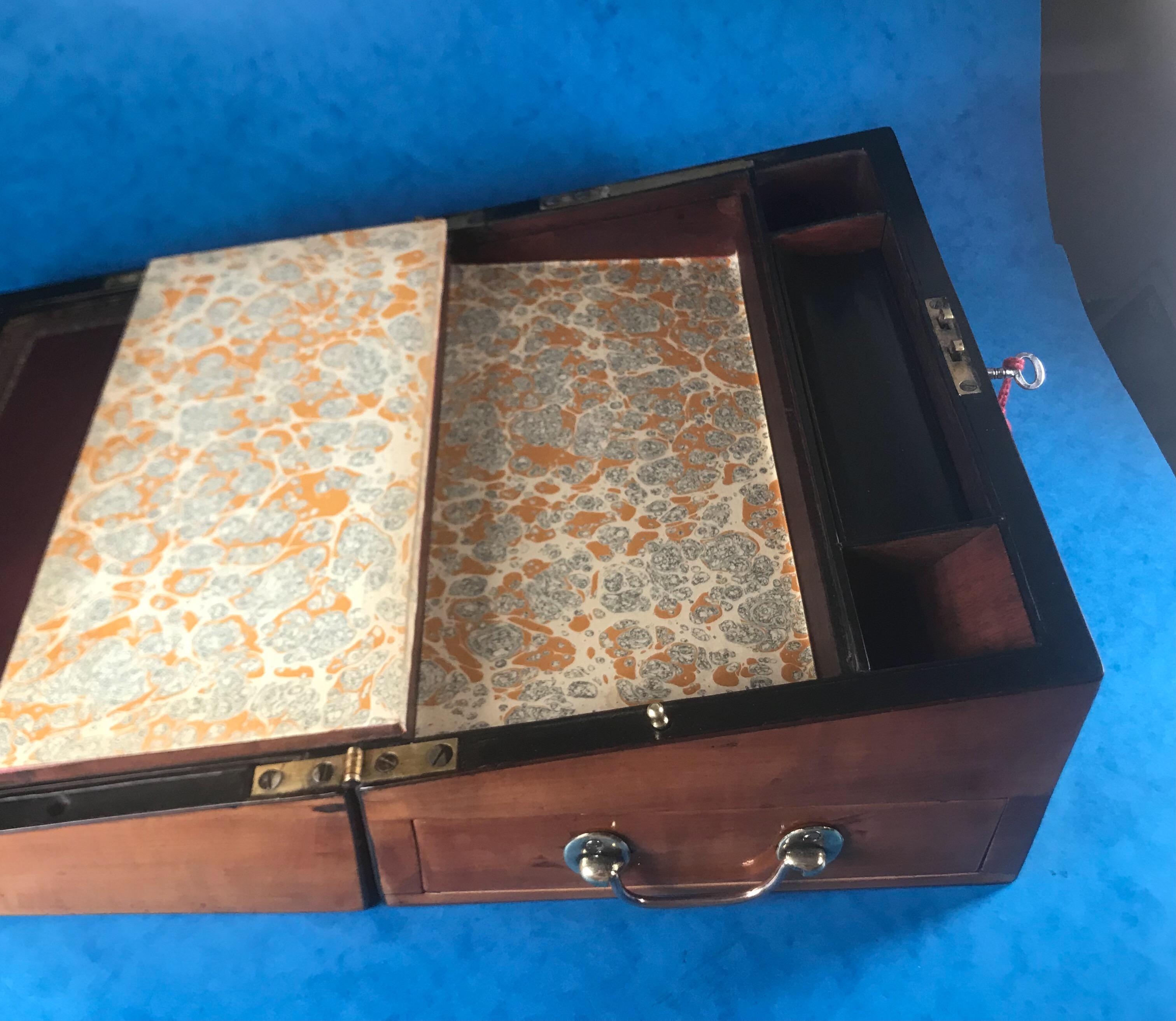 Beautiful Little 18th Century 1790 Sheraton Writing Slope For Sale 9