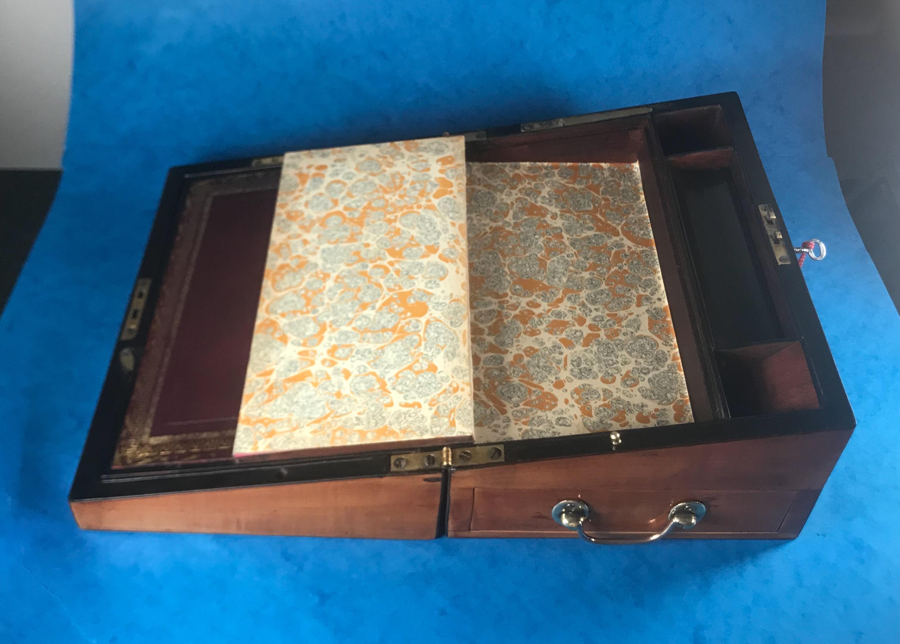 Beautiful Little 18th Century 1790 Sheraton Writing Slope For Sale 10