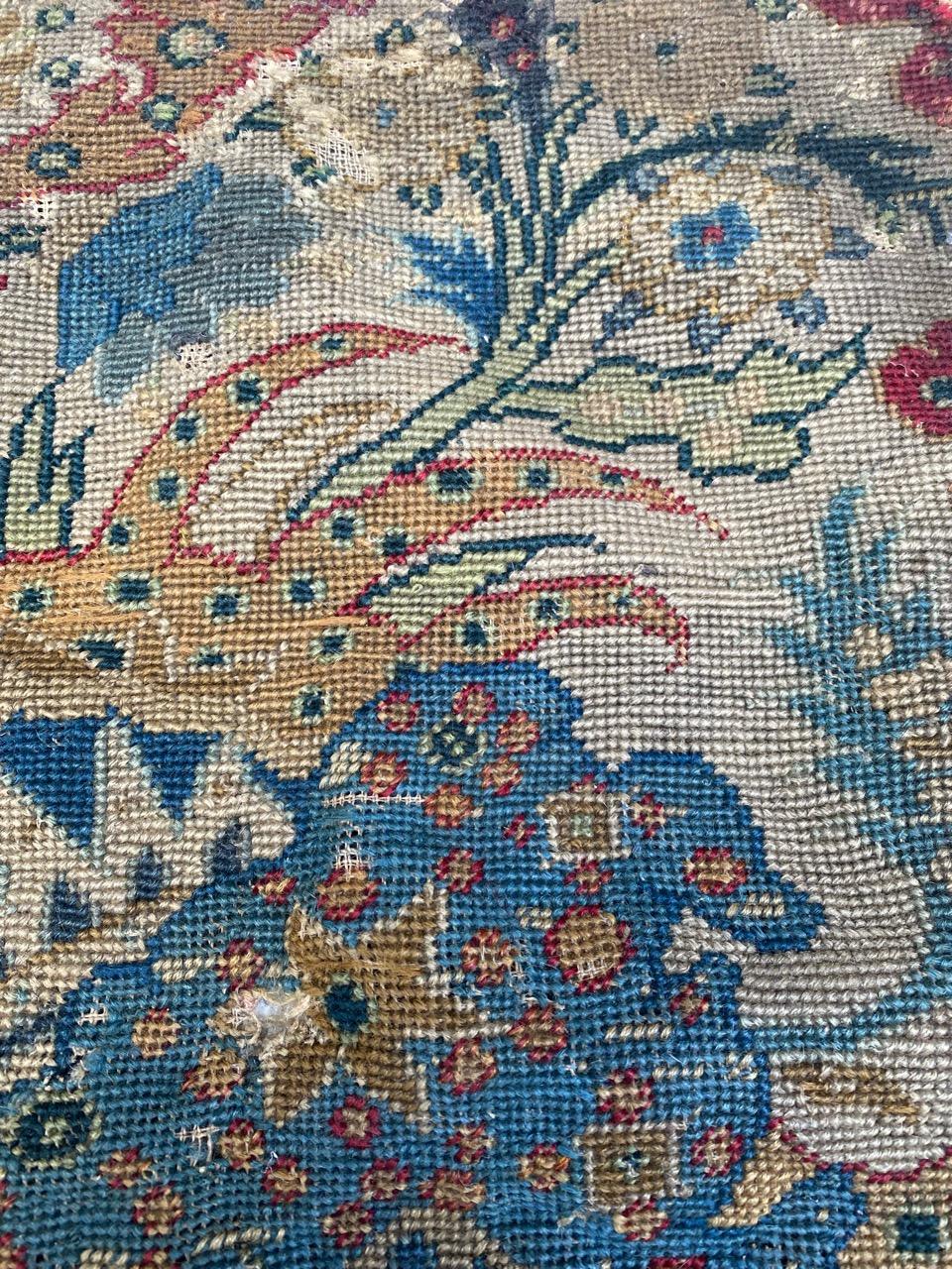 Français Bobyrug's Beautiful Little 18th Century French Needlepoint Fragment Tapestry (Tapisserie à l'aiguille française du 18ème siècle) en vente