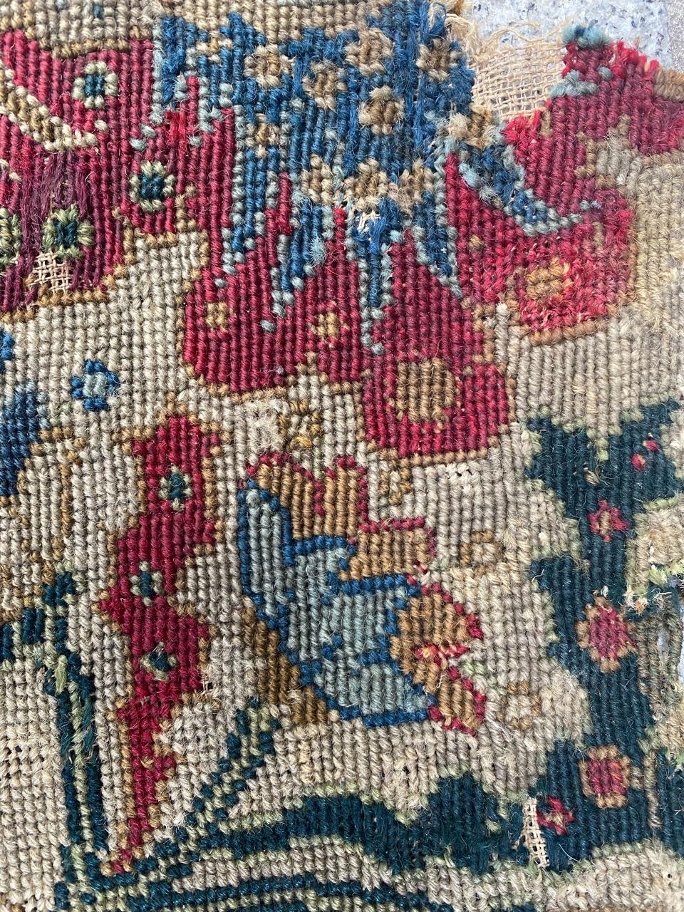 Bobyrug's Beautiful Little 18th Century Französisch Needlepoint Fragment Wandteppich im Angebot 1