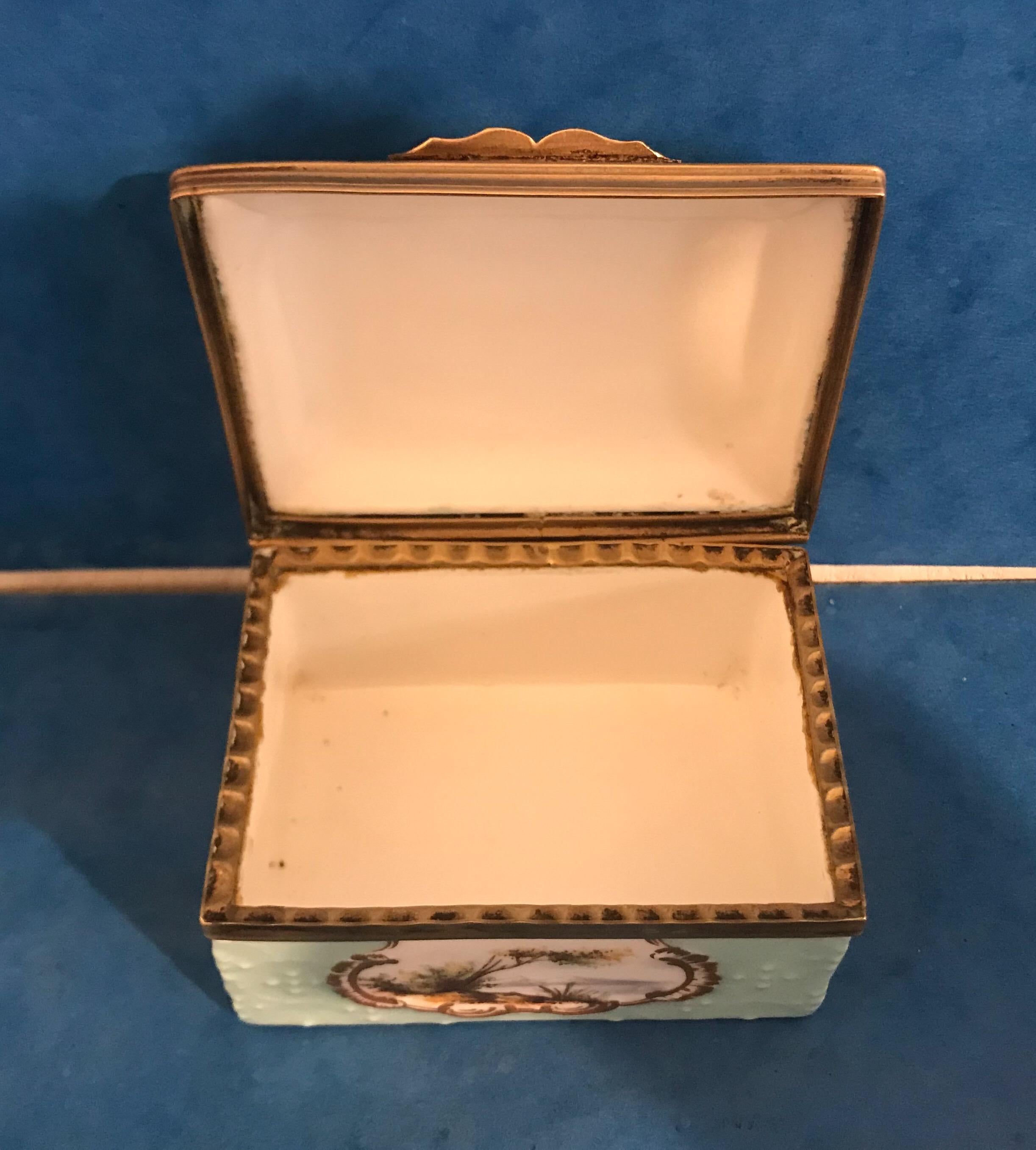 Beautiful Little French 1780 Painted Porcelain Box For Sale 7