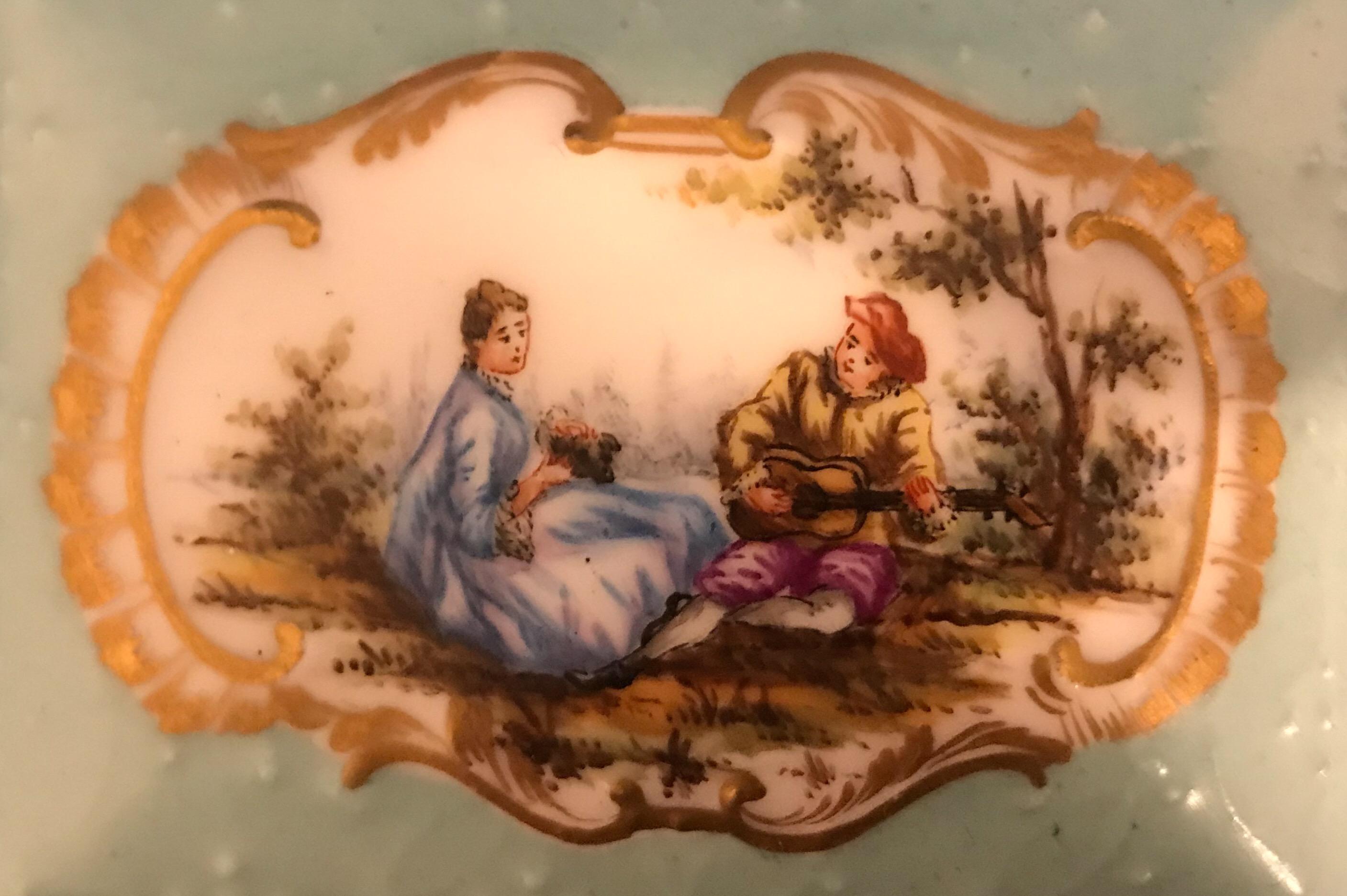 Beautiful Little French 1780 Painted Porcelain Box For Sale 1