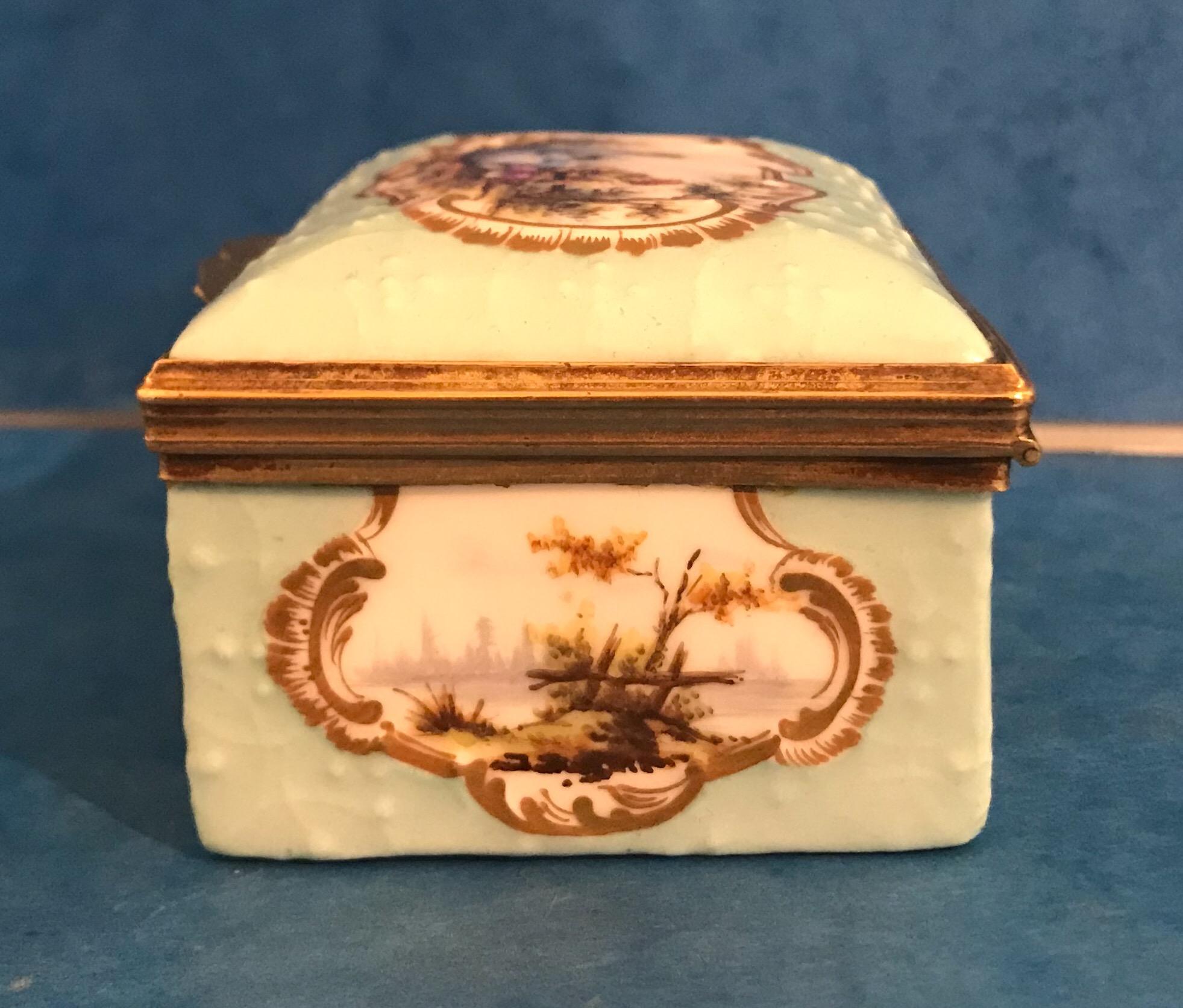 Beautiful Little French 1780 Painted Porcelain Box For Sale 3