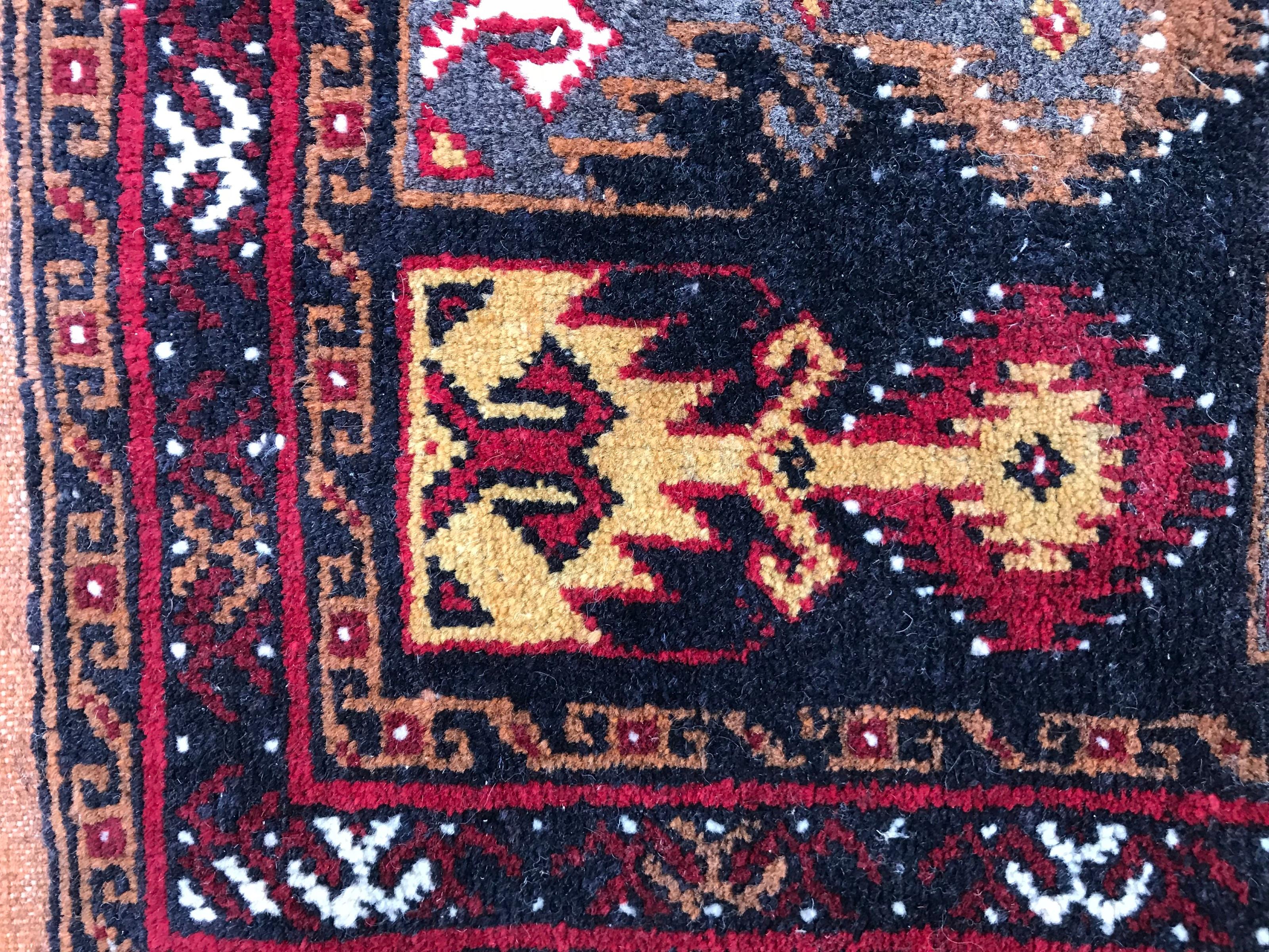 Beautiful Little Vintage Baluch Rug In Good Condition For Sale In Saint Ouen, FR