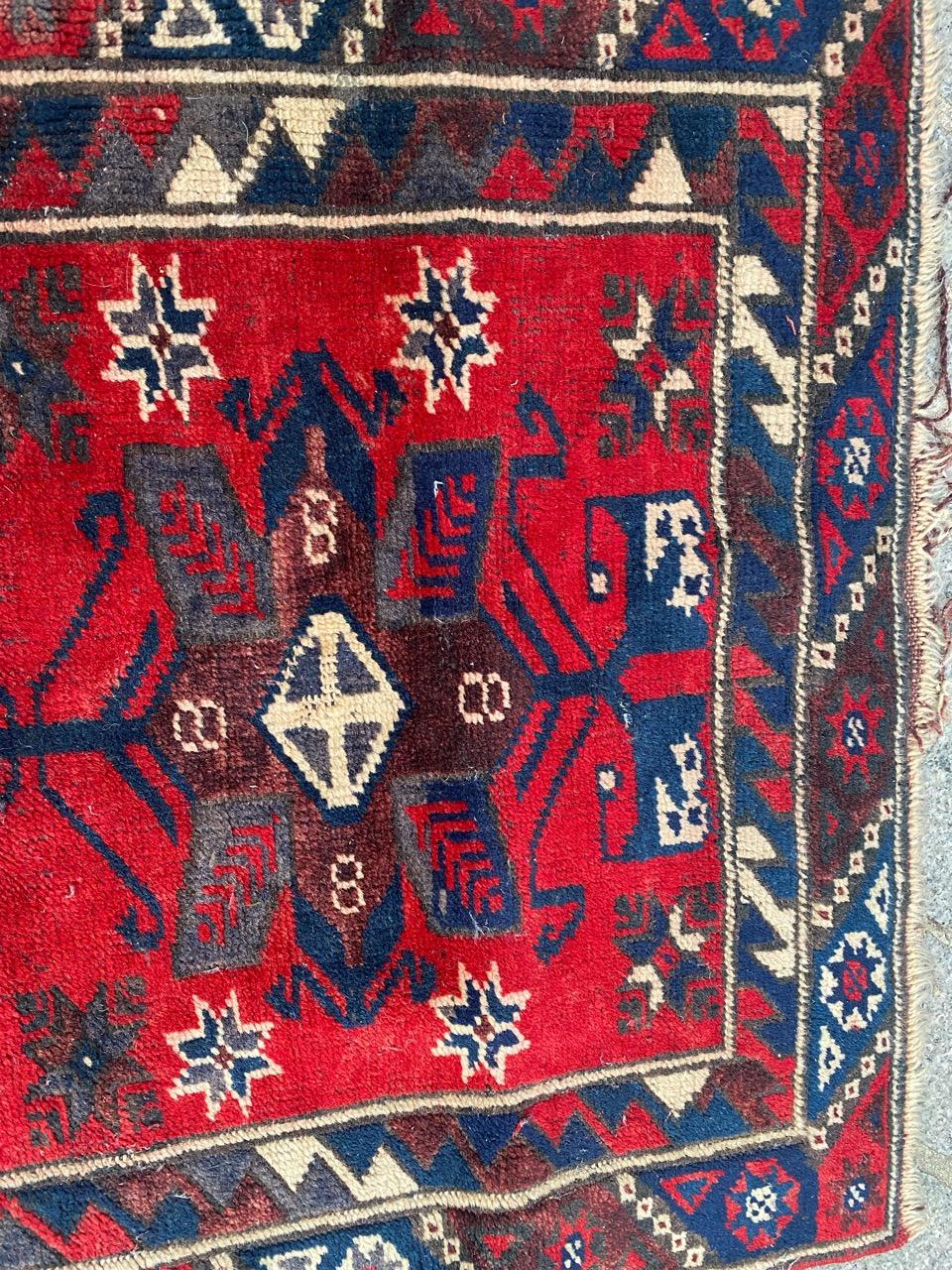 Le magnifique petit tapis turc vintage de Bobyrug en vente 2
