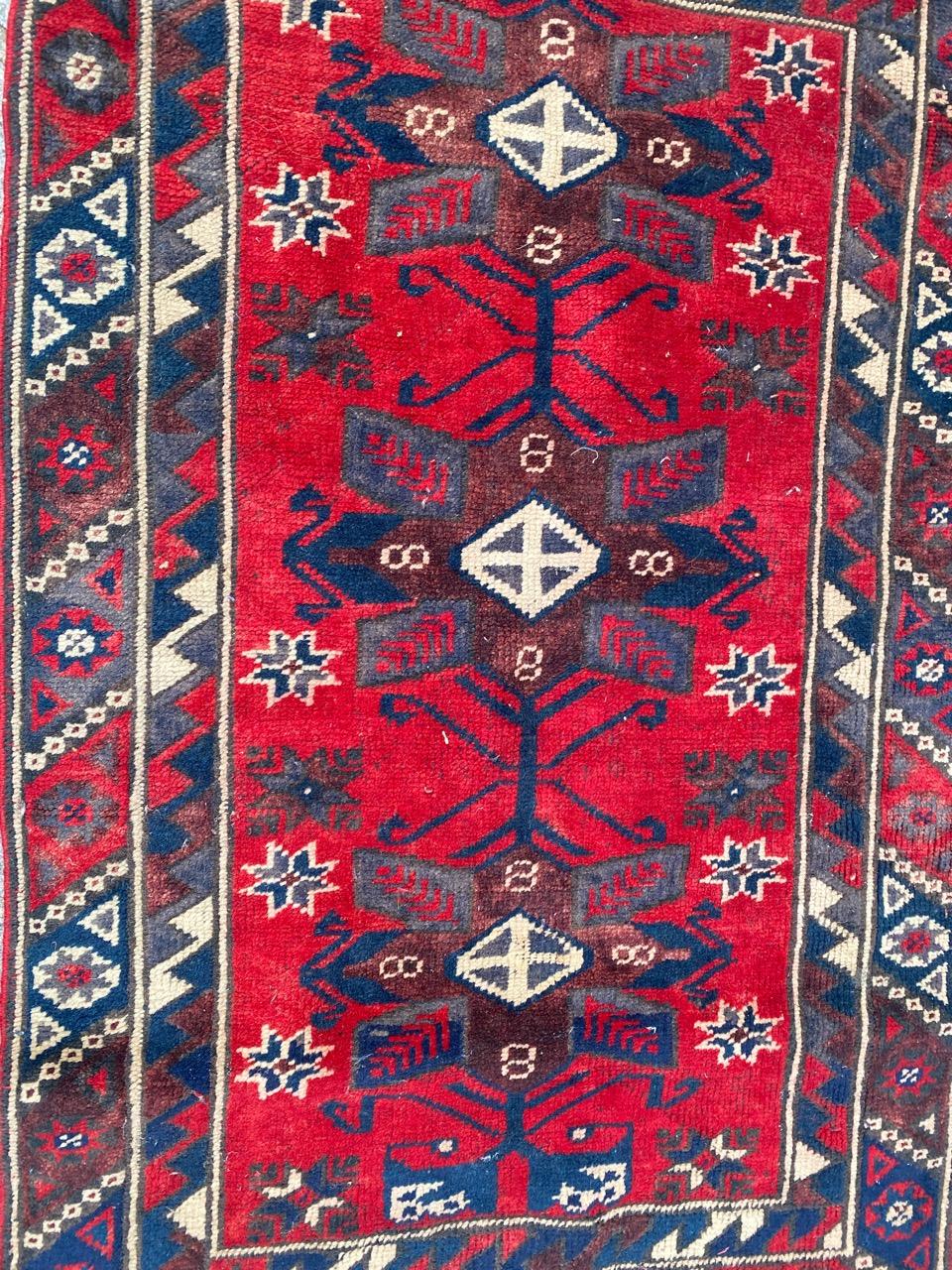 Le magnifique petit tapis turc vintage de Bobyrug en vente 3