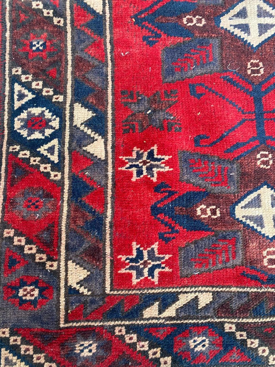 Kazakh Le magnifique petit tapis turc vintage de Bobyrug en vente