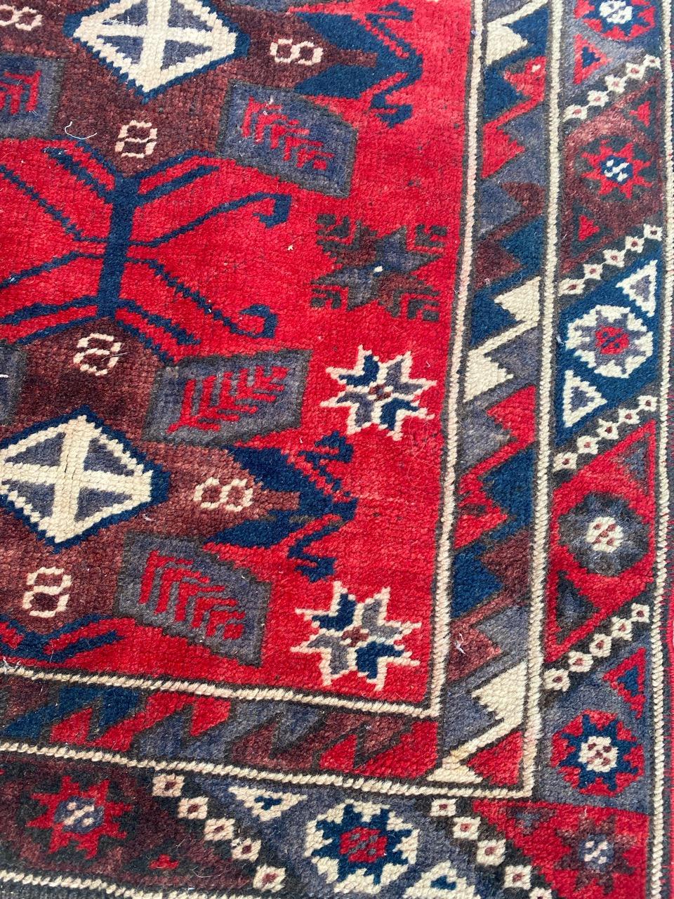 Turc Le magnifique petit tapis turc vintage de Bobyrug en vente