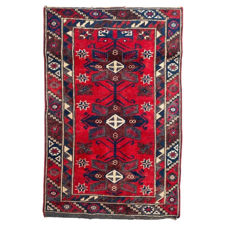 Le magnifique petit tapis turc vintage de Bobyrug En vente sur 1stDibs