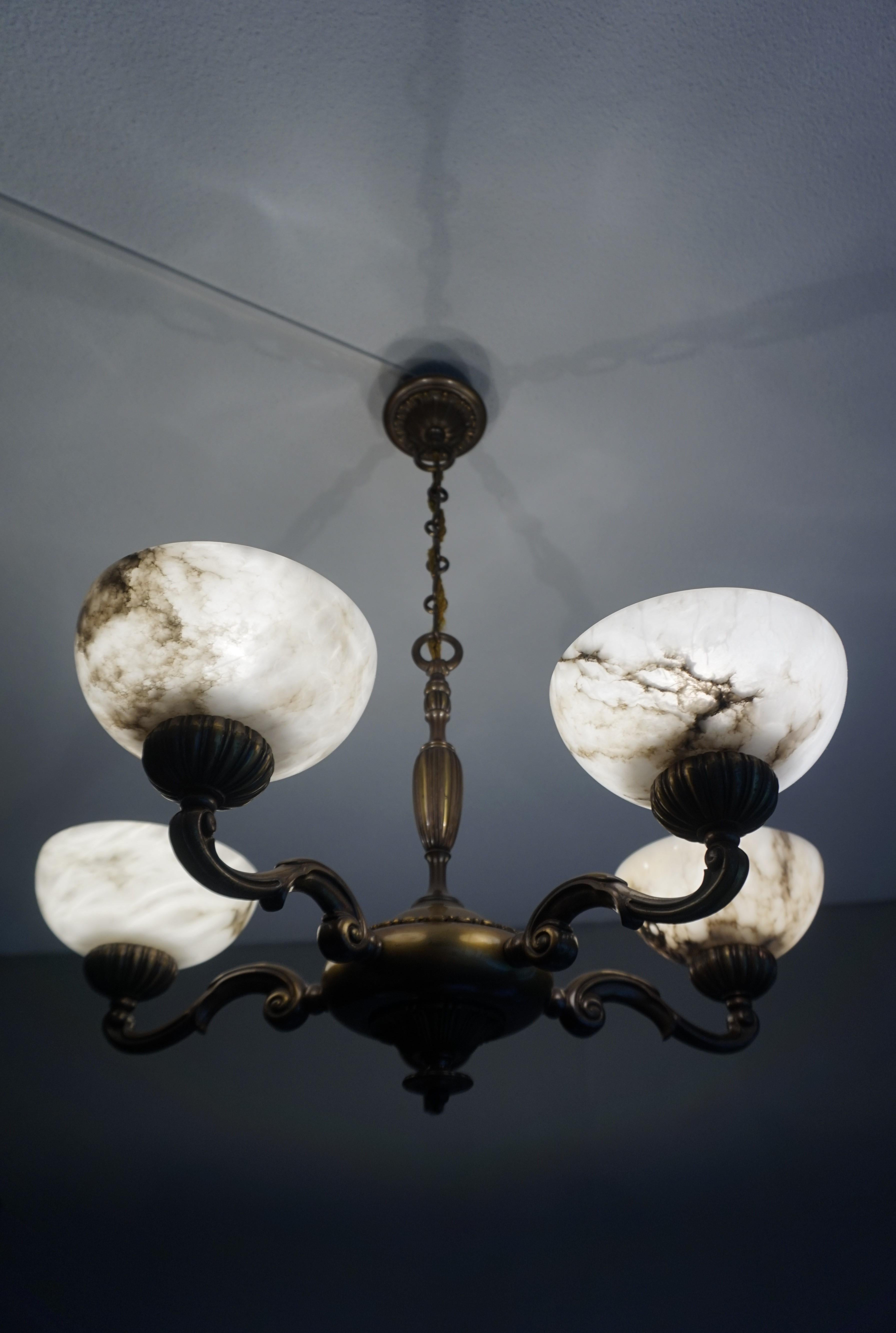 Beautiful Looking Classical Style Brass and Alabaster Chandelier / Light Fixture In Good Condition In Lisse, NL