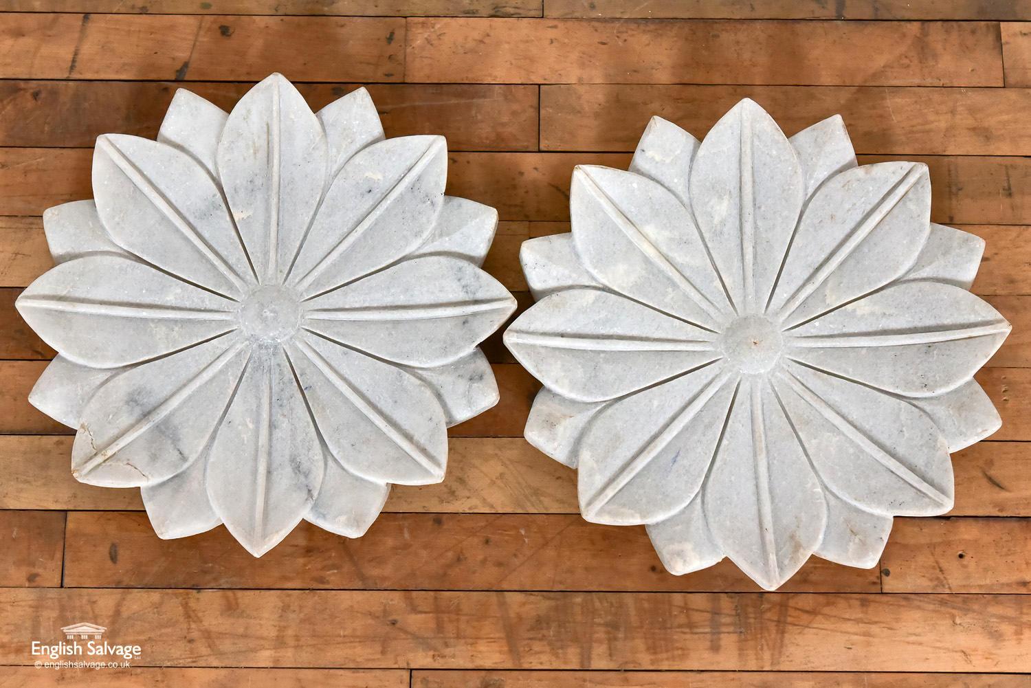 Beautiful Lotus Flower Marble Plate, 20th Century In Good Condition For Sale In London, GB