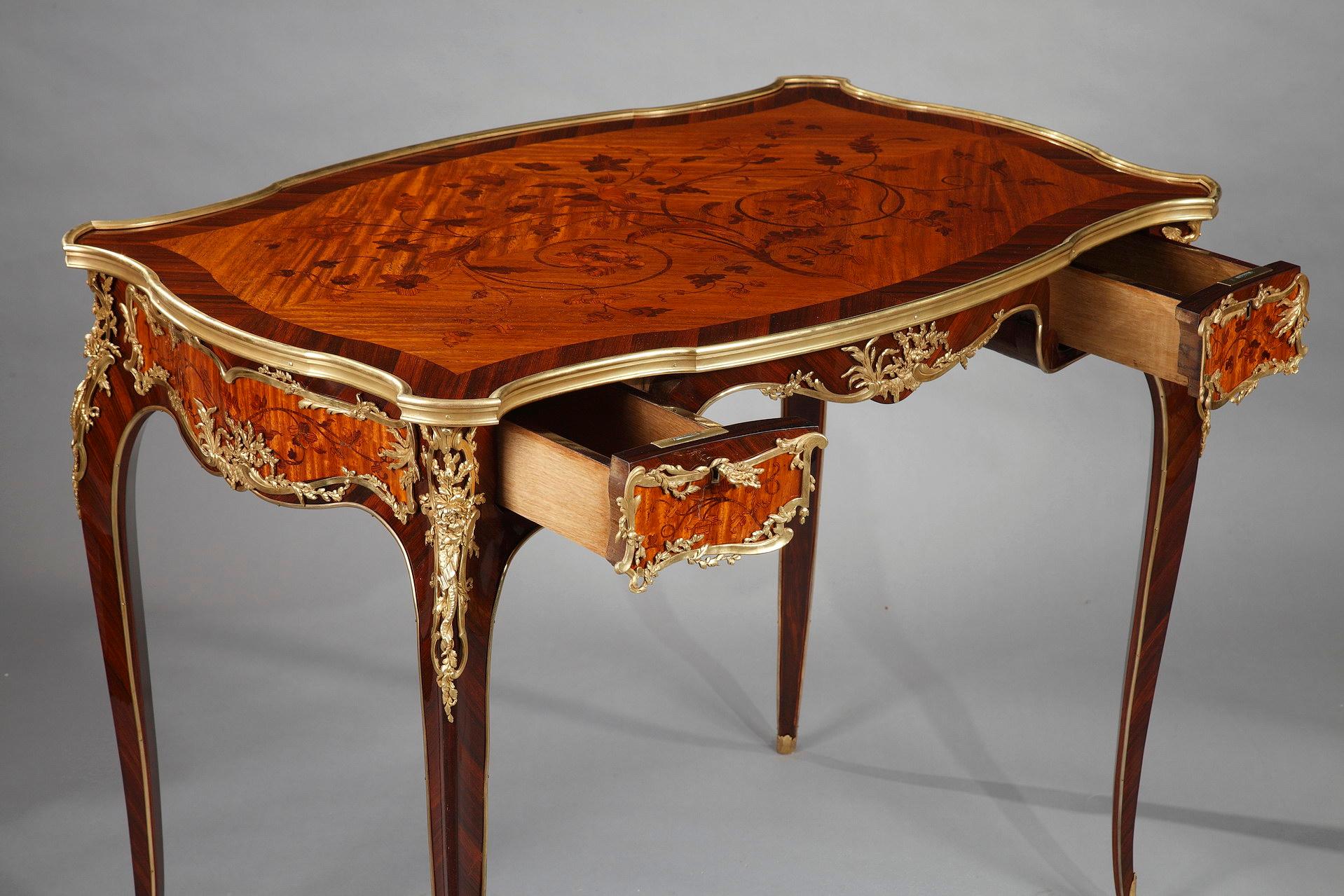Louis XV Style Table Attributed to J.E. Zwiener, France, circa 1880 For Sale 1