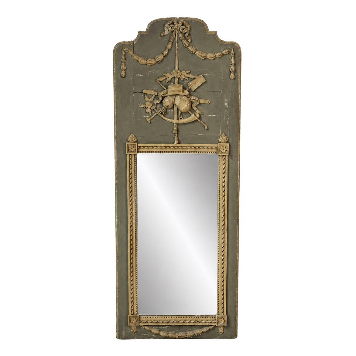 Bellissimo trumeau in stile Luigi XVI in legno verniciato grigio-verde in vendita