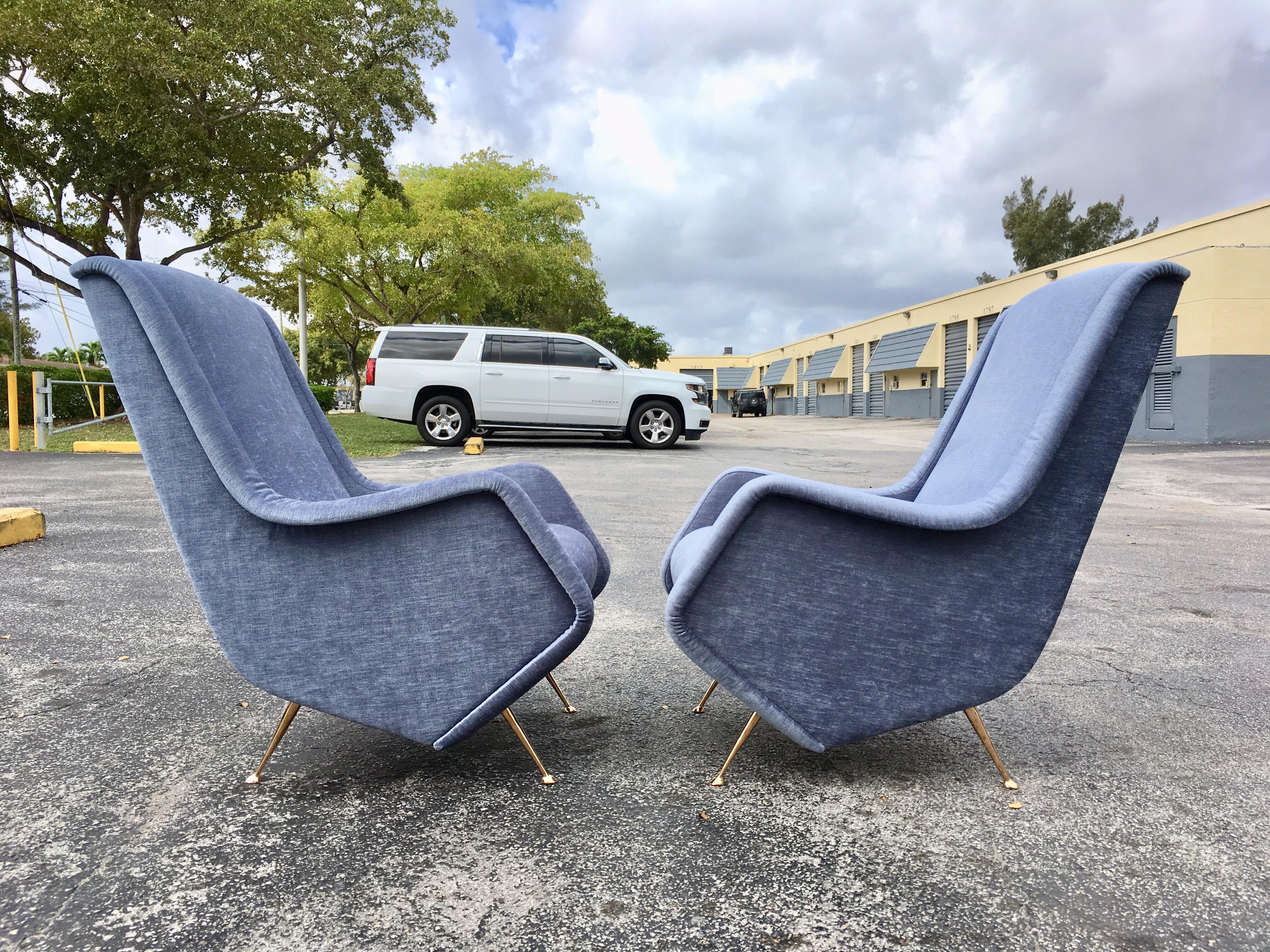 Beautiful Lounge Chairs in the Style of Carlo de Carli or Gio Ponti, Bronze In Good Condition For Sale In Miami, FL