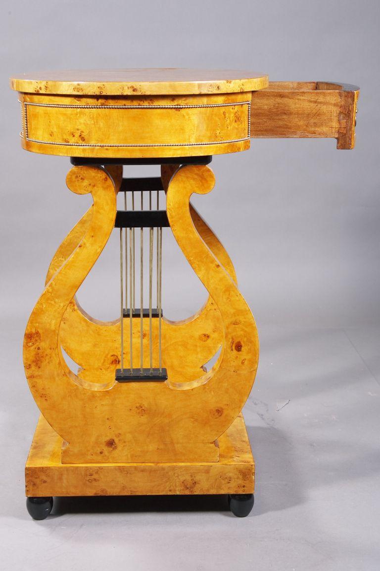 table lyre