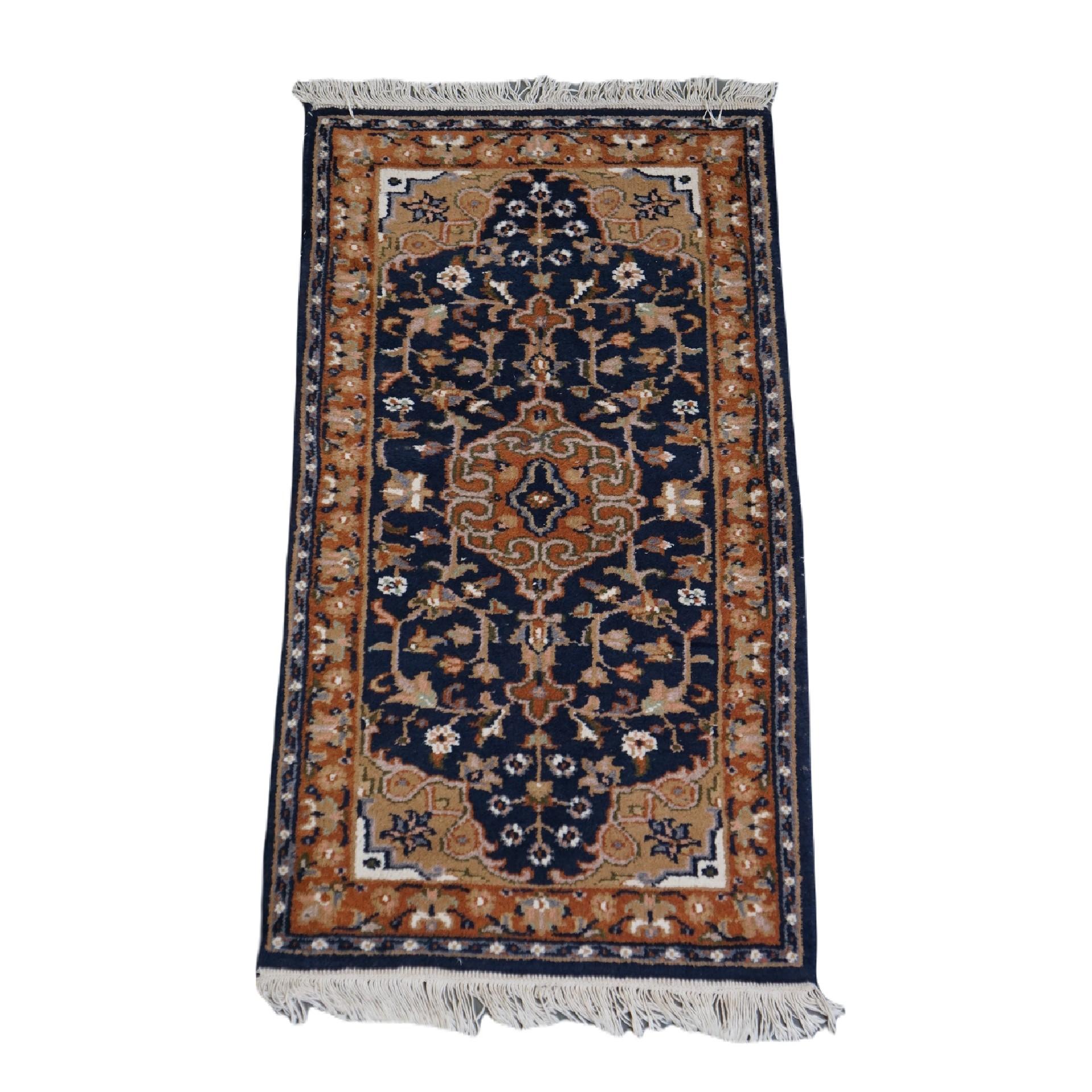Offert ce magnifique tapis oriental 136x70cm teinté principalement de brun et de bleu.

Faites briller votre intérieur avec ce magnifique tapis. Il a de belles couleurs et de beaux détails. Ces types de tapis ne sont pas seulement appréciés dans le