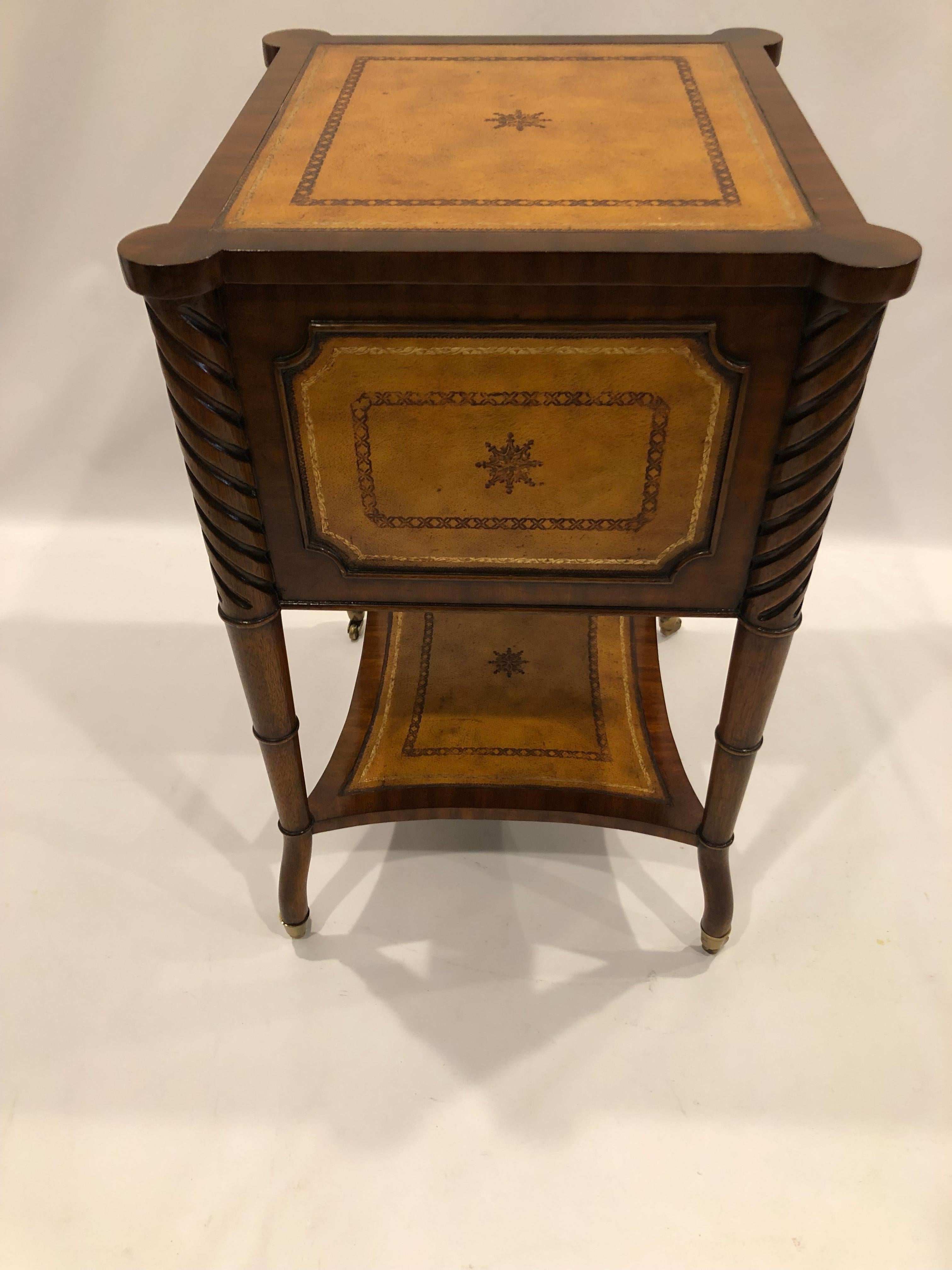 Beautiful Maitland Smith 3 Drawer Leather & Mahogany Side Table or Chest In Good Condition In Hopewell, NJ