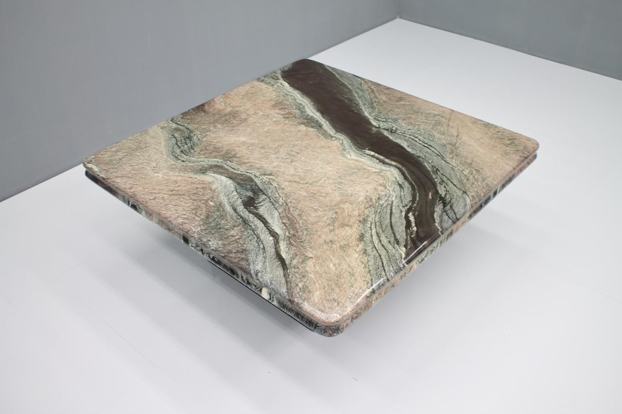 Beautiful Marble Coffee Table, Italy, 1970s For Sale 5