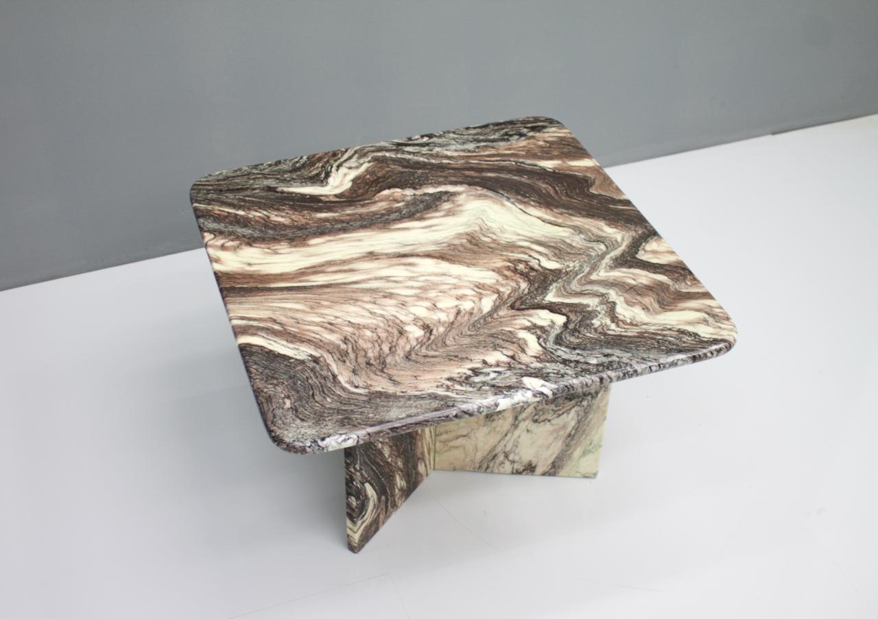 Mid-Century Modern Beautiful Marble Side Table, Italy, 1980s For Sale