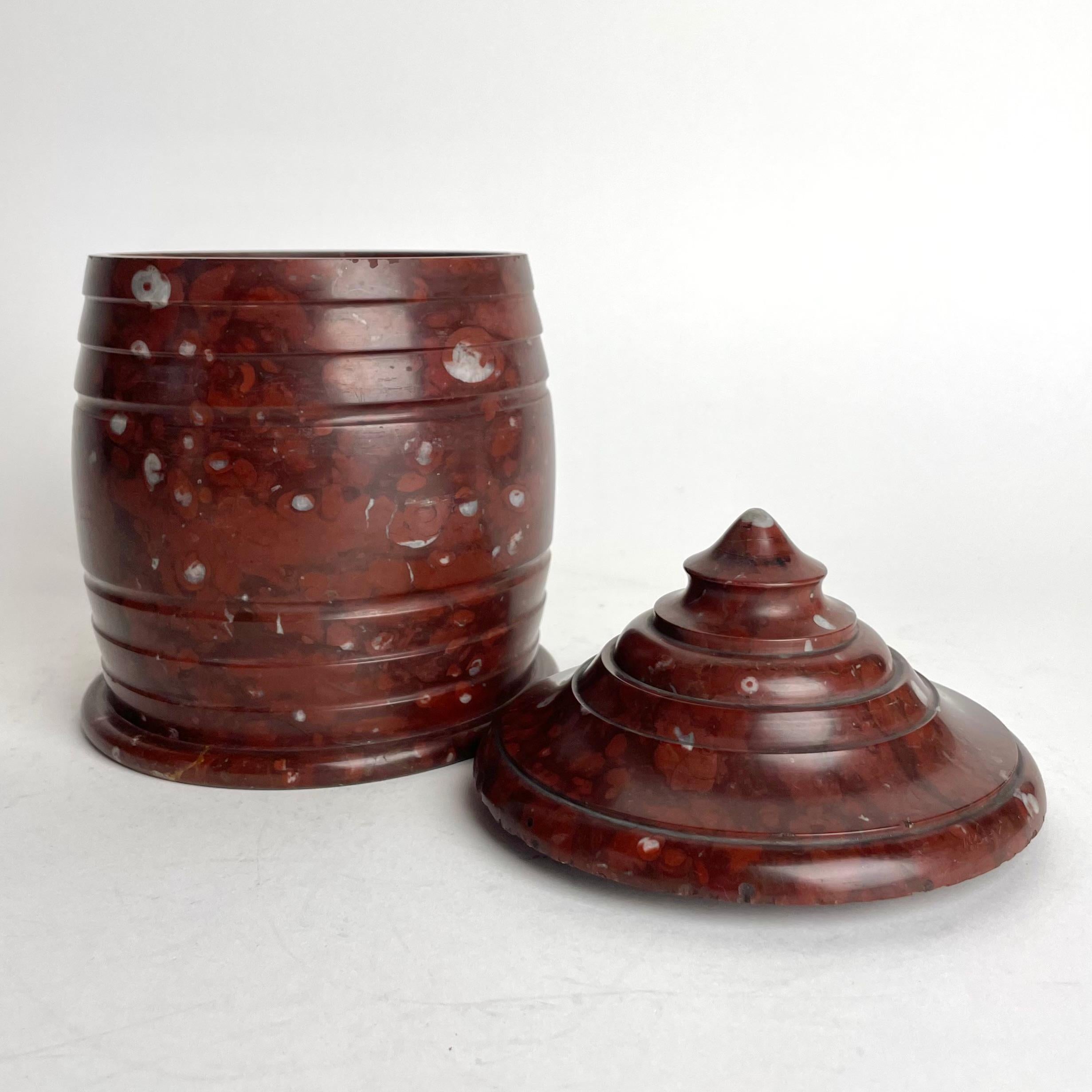 Beautiful Marble Tobacco Box from the early 19th Century In Good Condition For Sale In Knivsta, SE