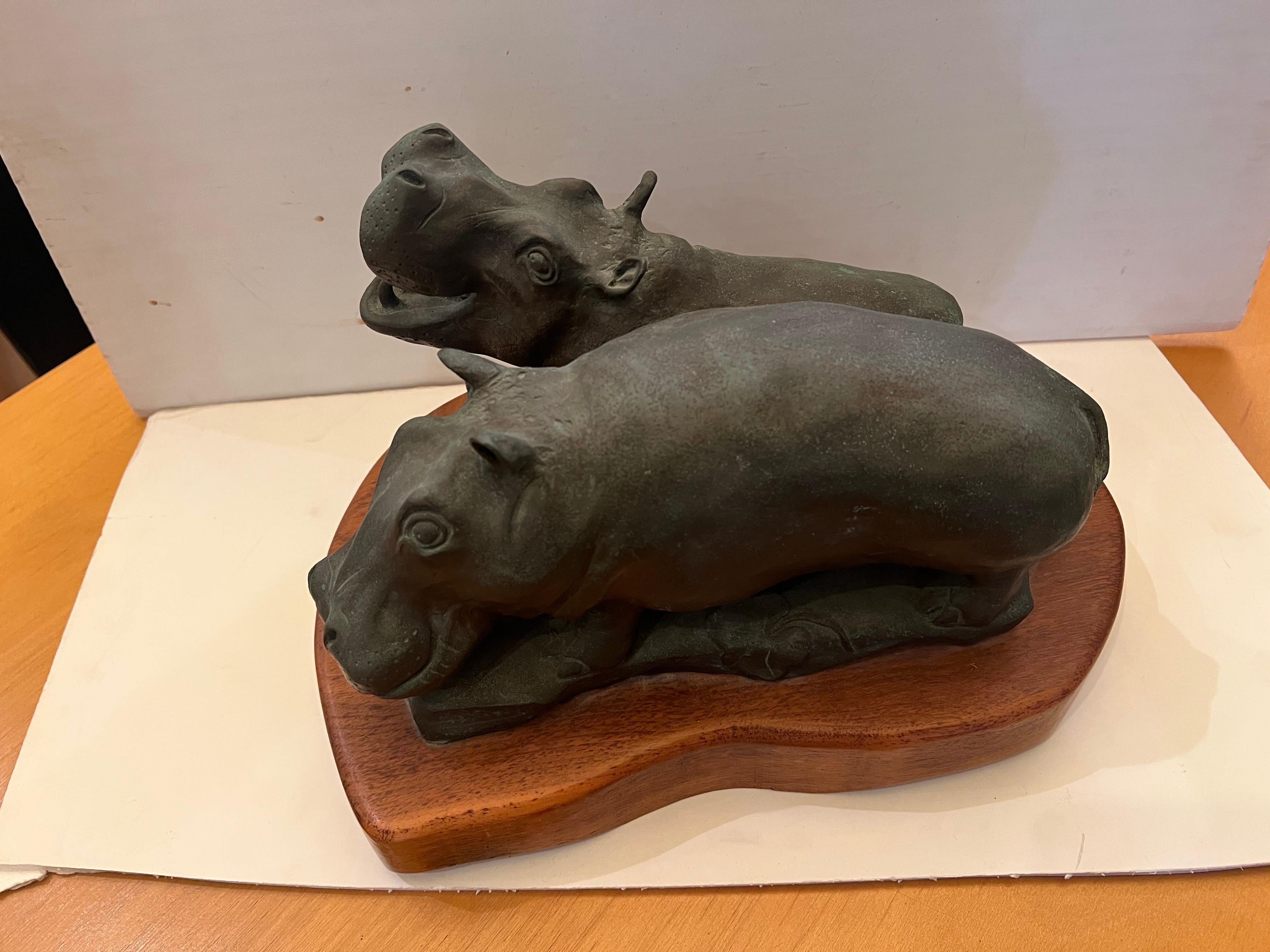 Beautiful Massive solid Bronze Realistic Hippos Sculpture on Wood Base Signed For Sale 4