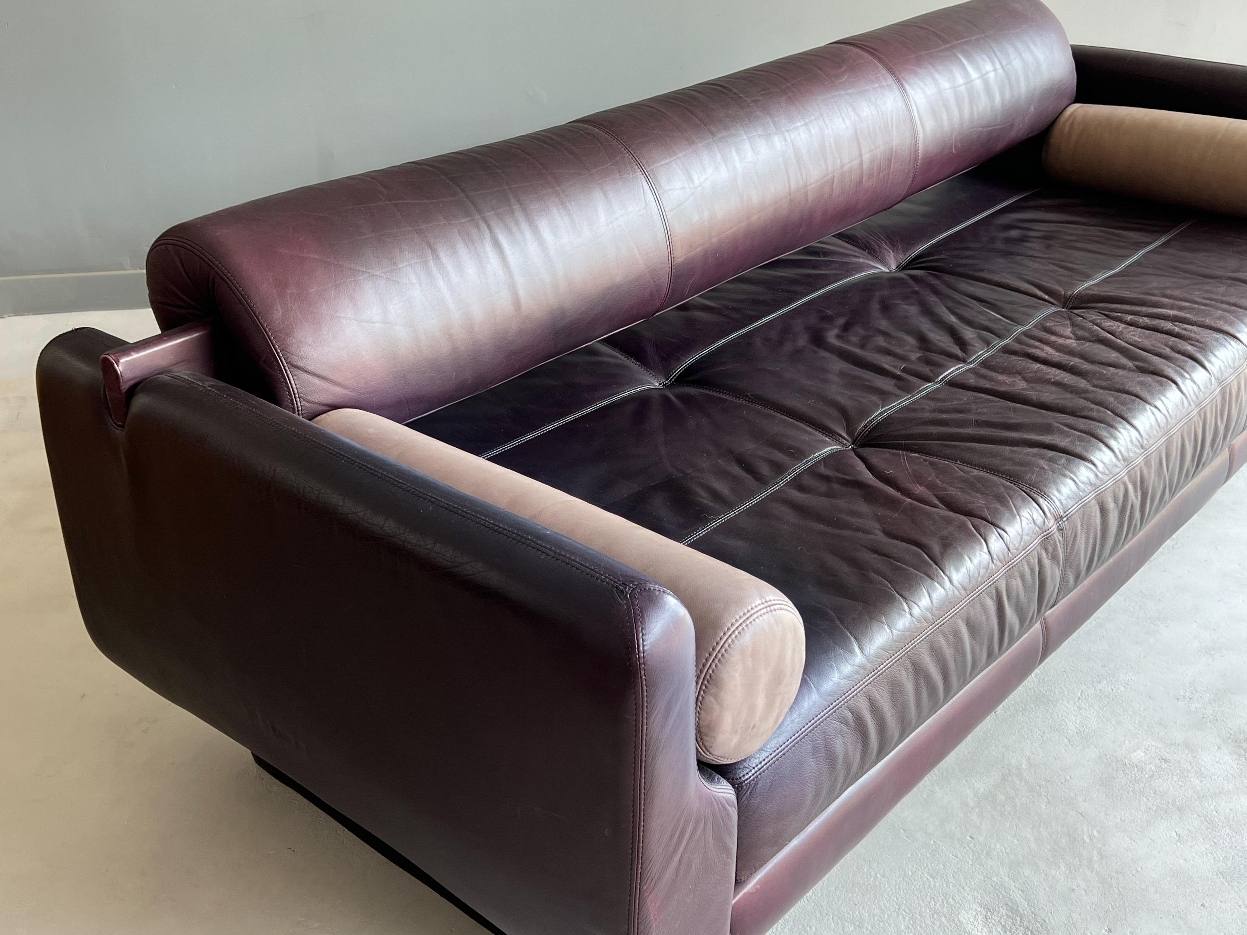 Machine-Made Beautiful “Matinee” Sofa / Daybed by Vladimir Kagan for American Leather