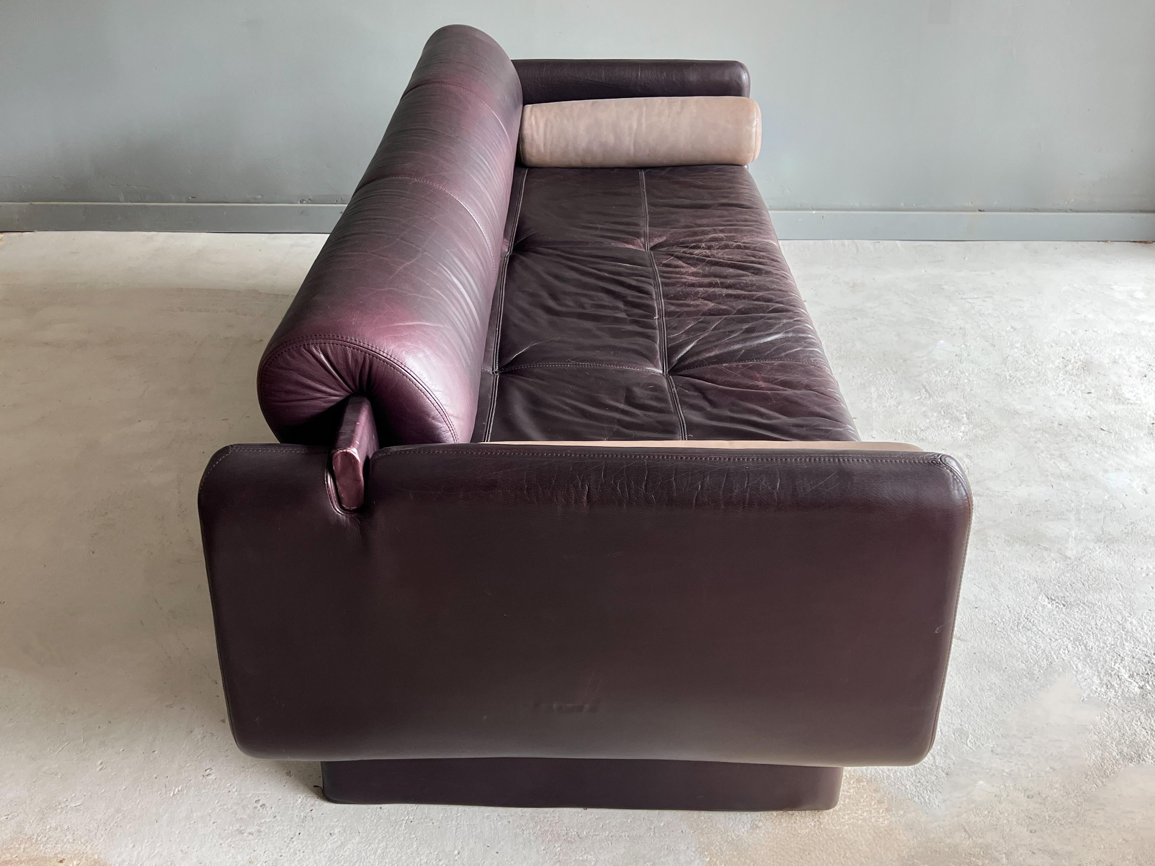 Beautiful “Matinee” Sofa / Daybed by Vladimir Kagan for American Leather 1