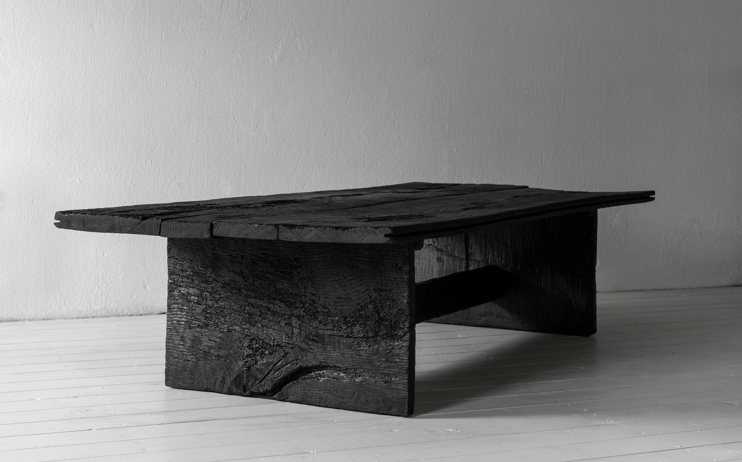 Magnifique table basse Artempo en chêne du 18e siècle. Le plateau est une solide planche de chêne du 17e siècle.
Patine parfaite.
Il s'agit d'un article de mto. Après avoir passé votre commande, nous vous contacterons pour sélectionner les