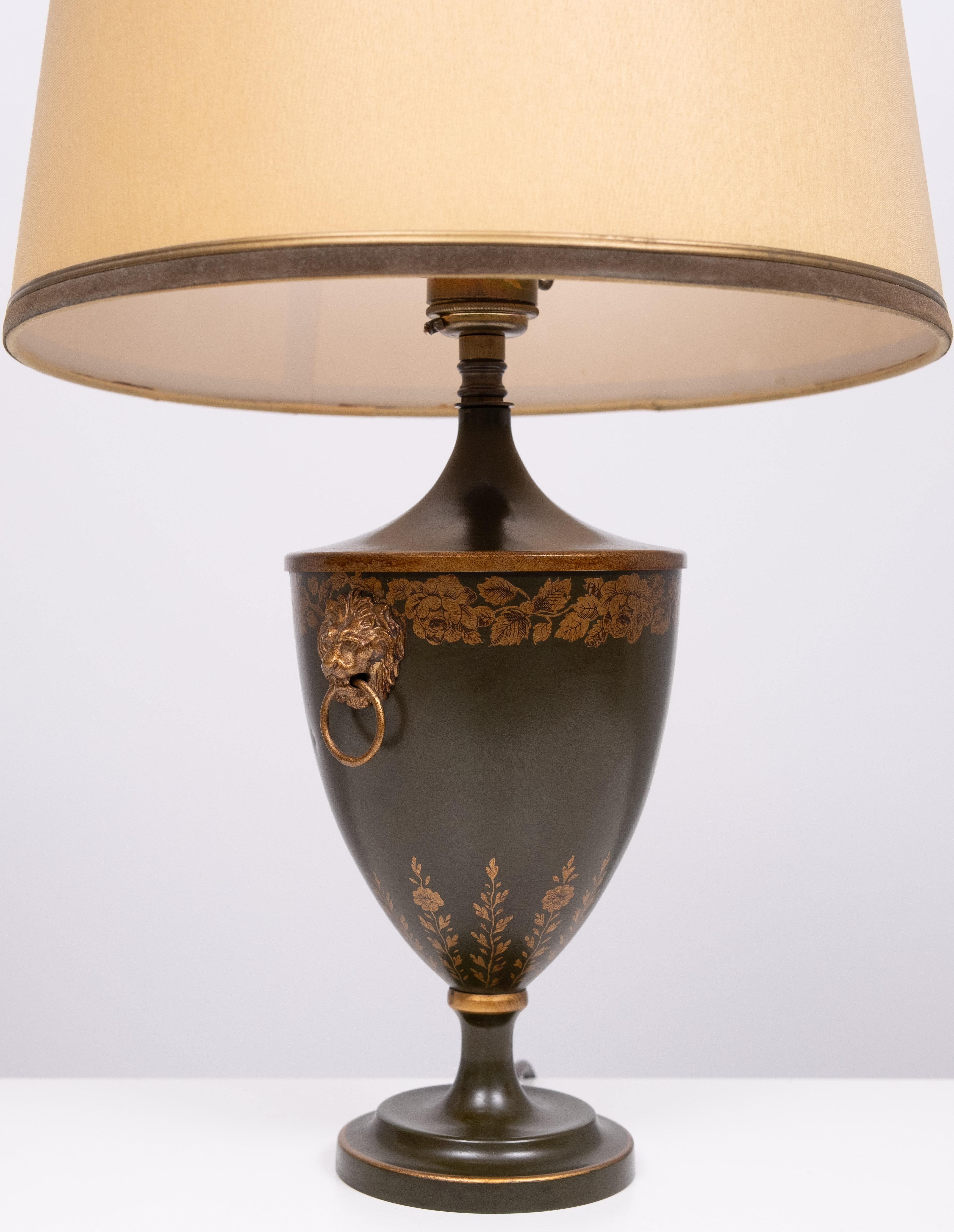 Métal Magnifique  Lampe de table TÔLE en métal peint en vert 1960 France en vente