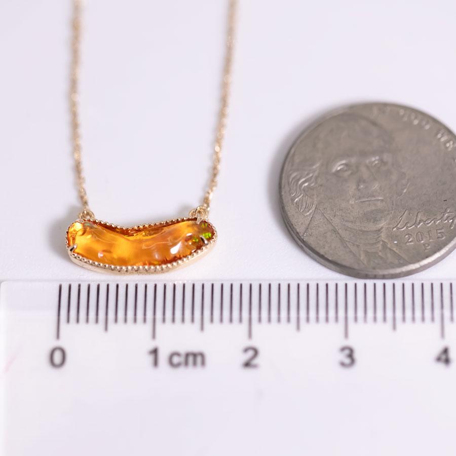 Brilliant Cut Beautiful Mexican Fire Opal Necklace 18K Yellow Gold For Sale